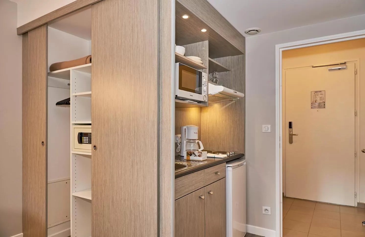 Kitchen or kitchenette in Résidence Château du Mée