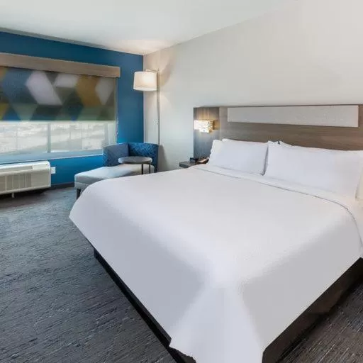 Bed in Holiday Inn Express & Suites - Houston SW - Rosenberg by IHG