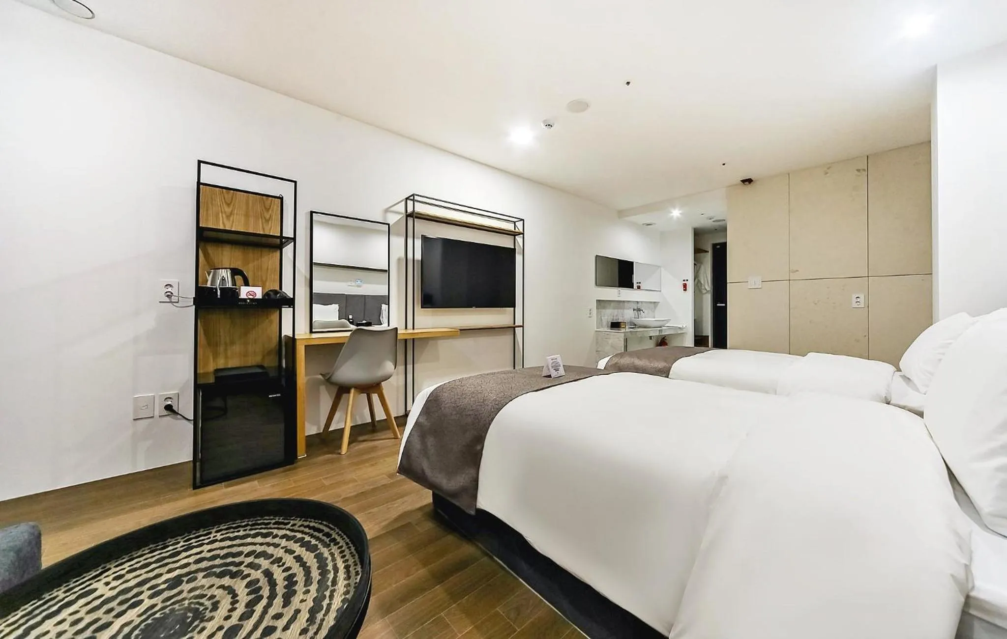 Bed in Hotel Noblestay