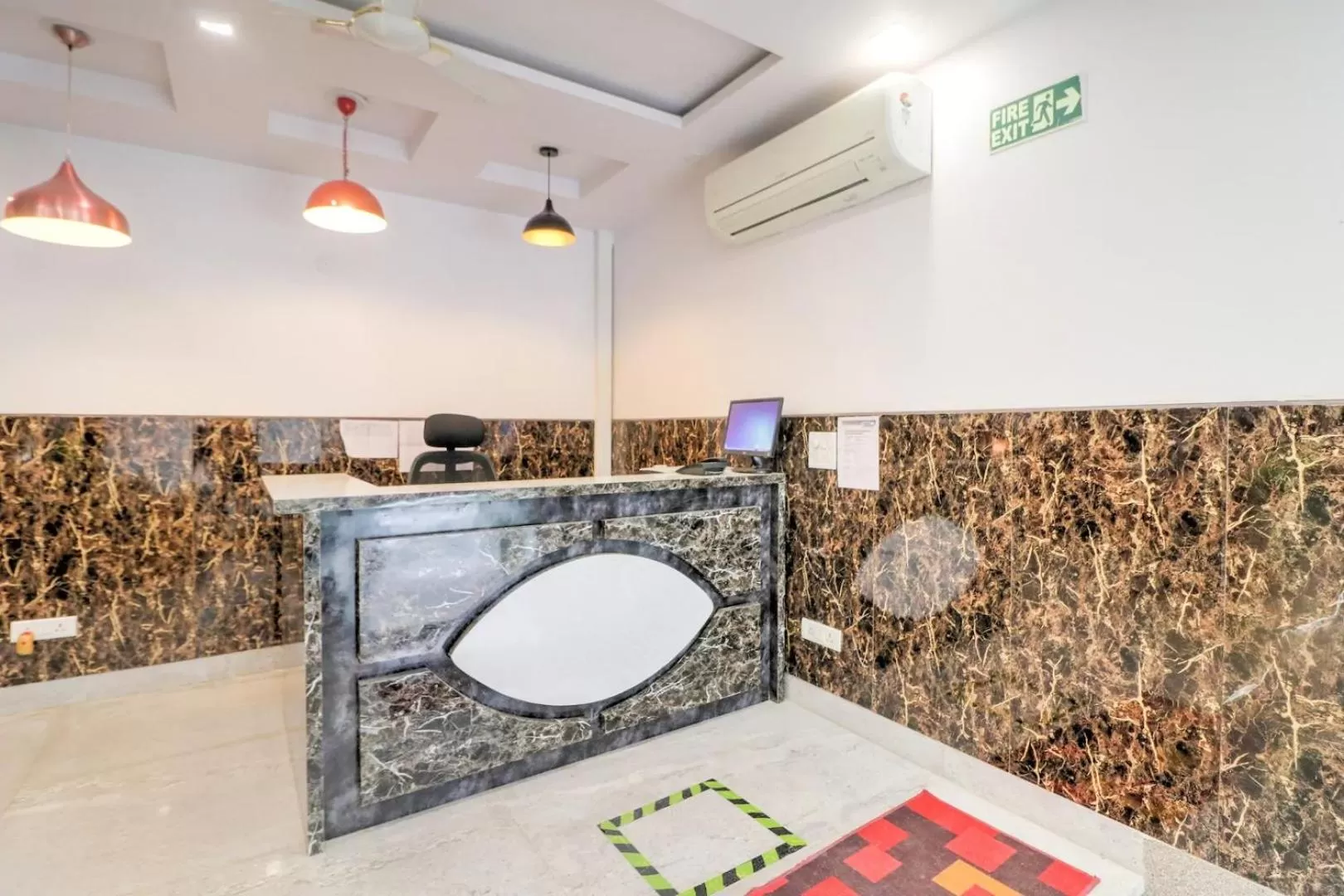 Lobby or reception, Bathroom in Hotel Airport View