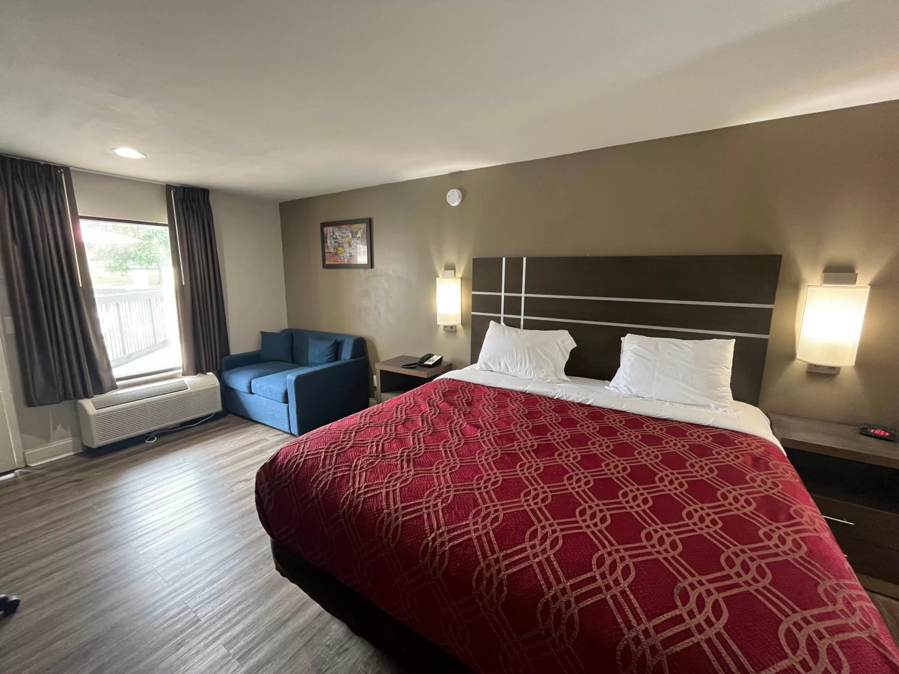 Bedroom, Bed in Econo Lodge Inn & Suites Murfreesboro Shopping District