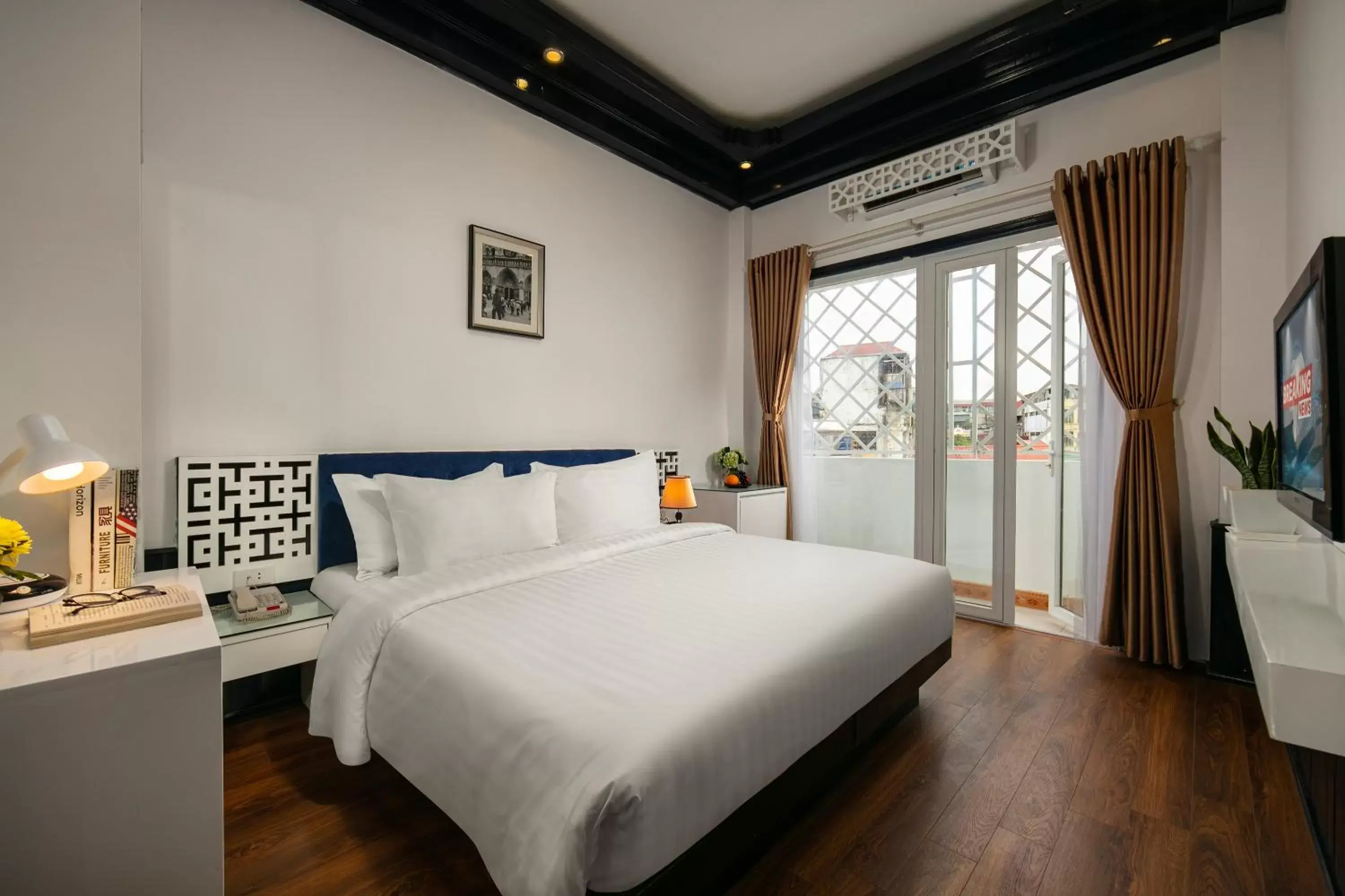 Deluxe Double Room with Balcony in Diamond Nostalgia Hotel & Spa Deluxe Double Room with Balcony in Diamond Nostalgia Hotel & Spa