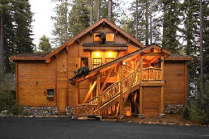 Property building in Cottage Inn At Lake Tahoe