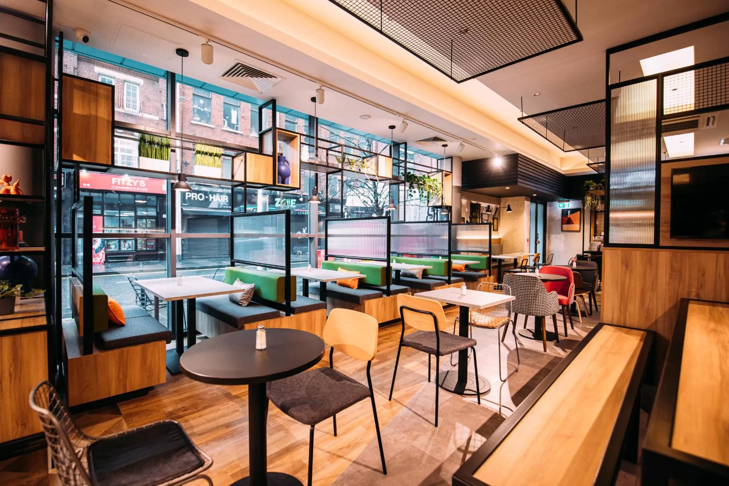 Restaurant/places to eat in ibis Belfast City Centre