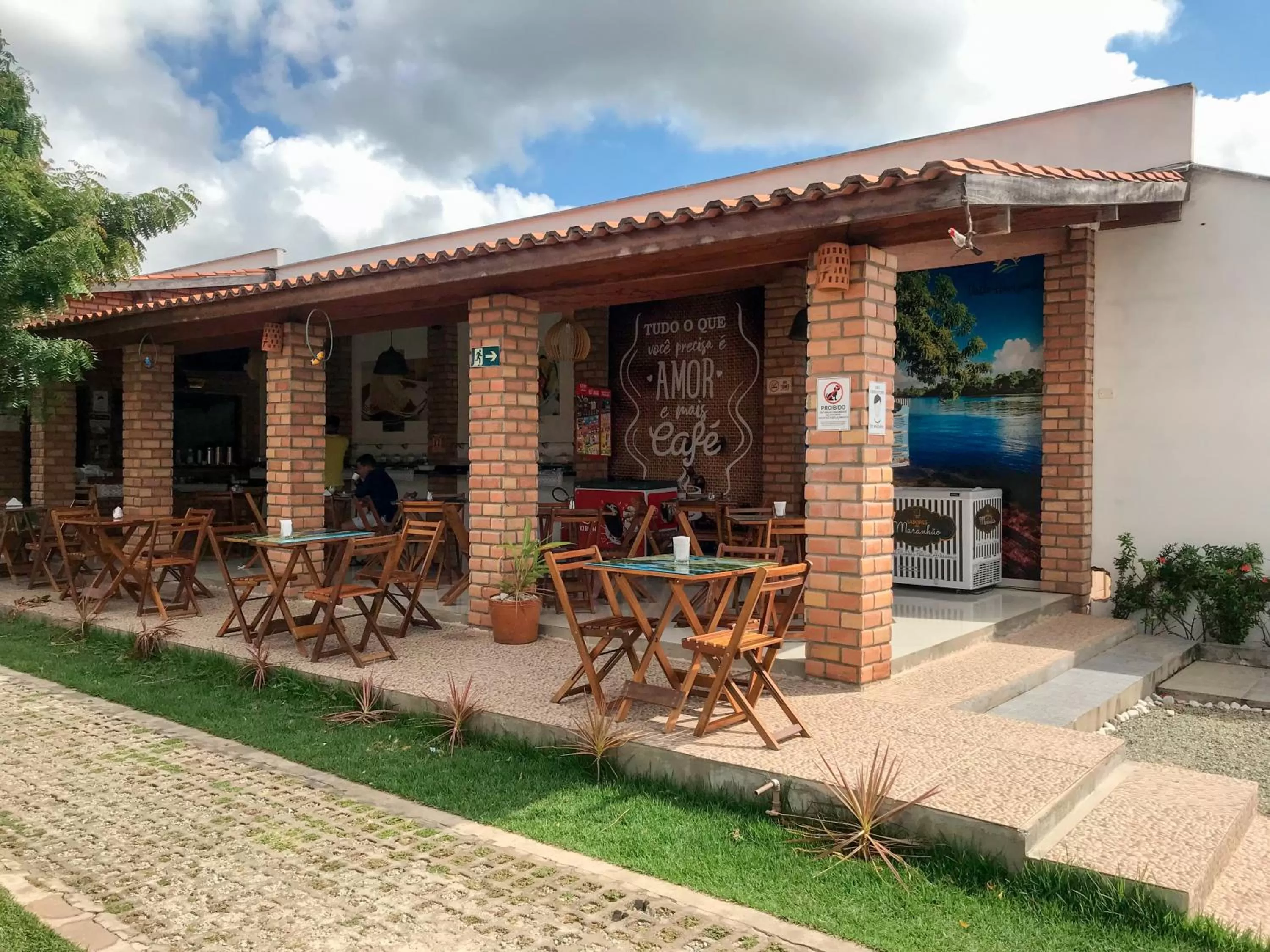 Restaurant/places to eat in Pousada Vasto Horizonte