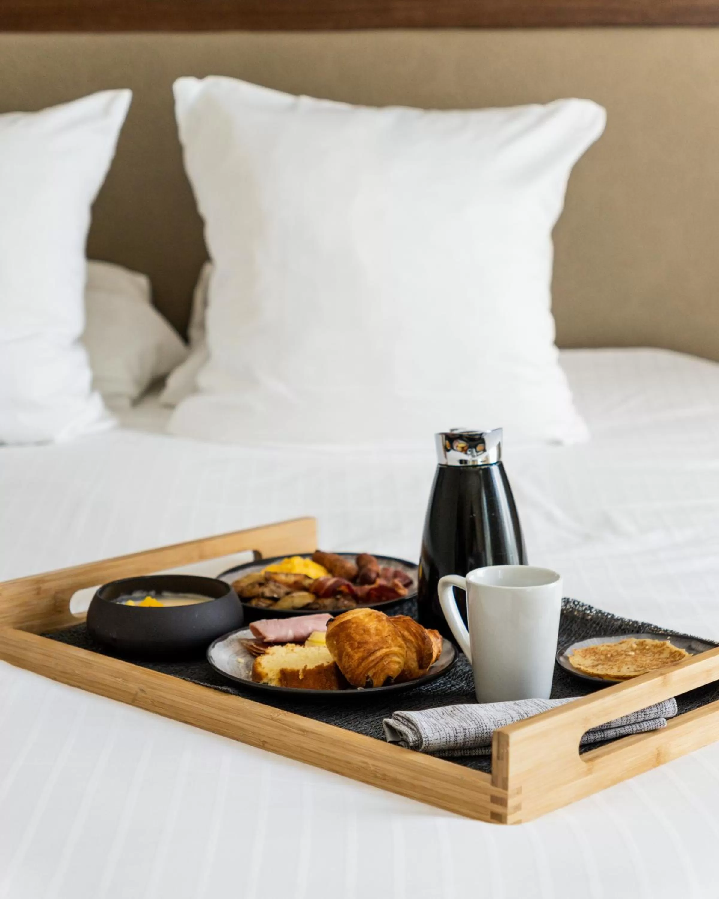 Breakfast, Bed in Château Belmont Tours by The Crest Collection