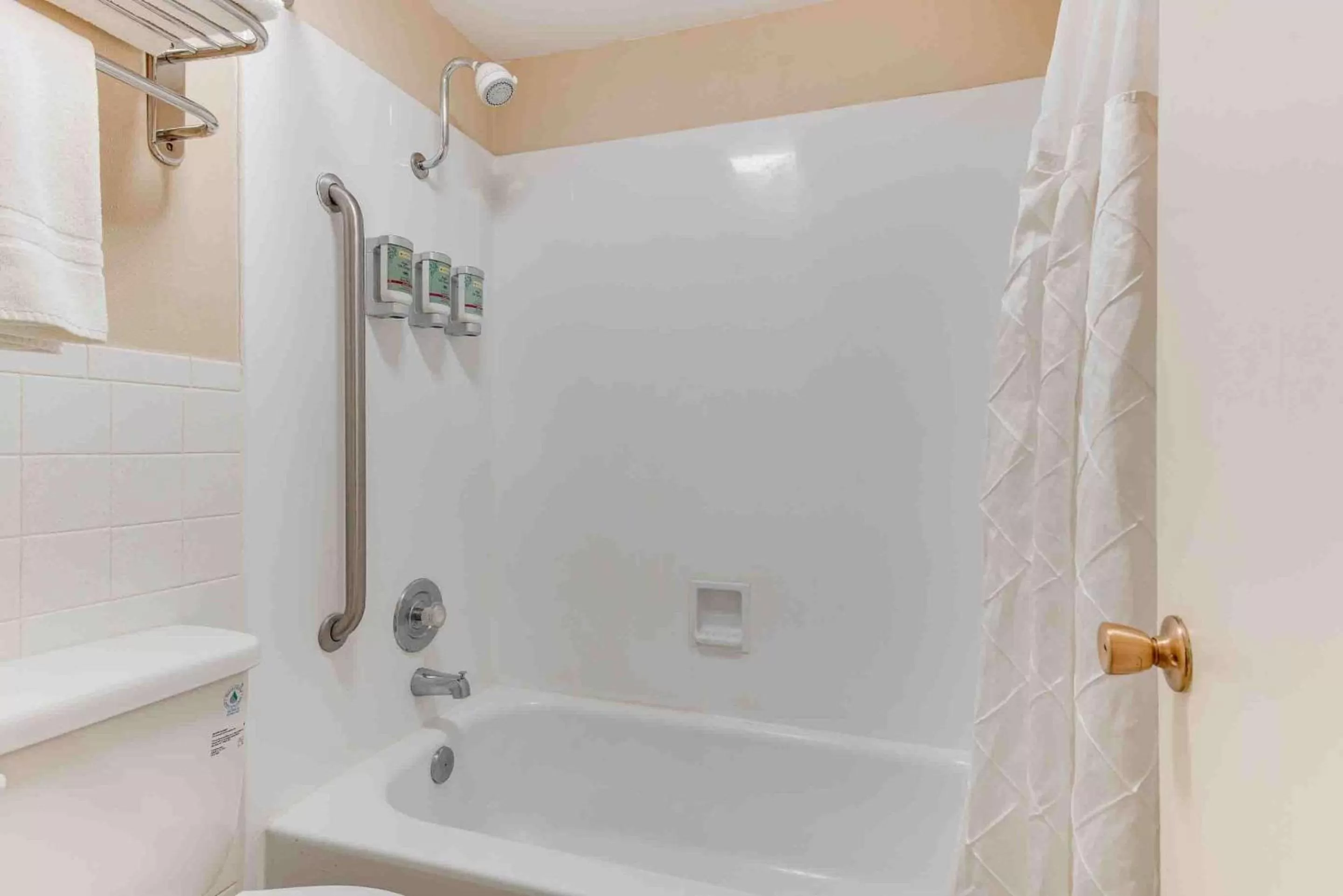 Bathroom in Best Western Movie Manor