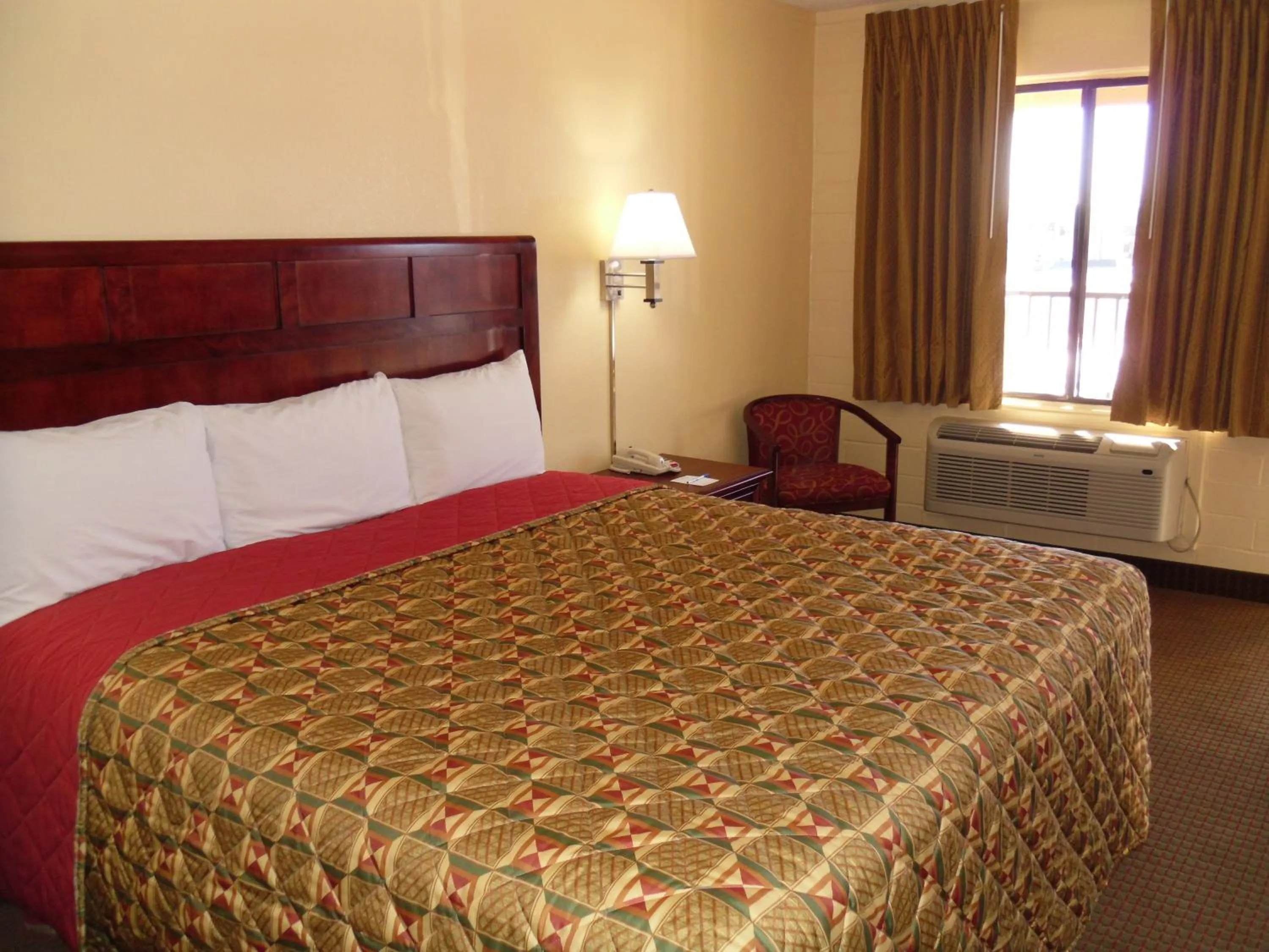 Bed in Budget Inn Flagstaff