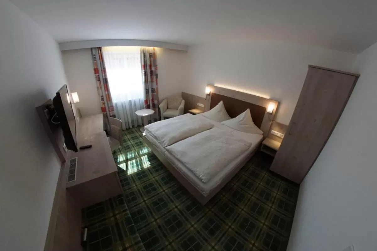 Bed in Hotel-Landgasthof Schuster