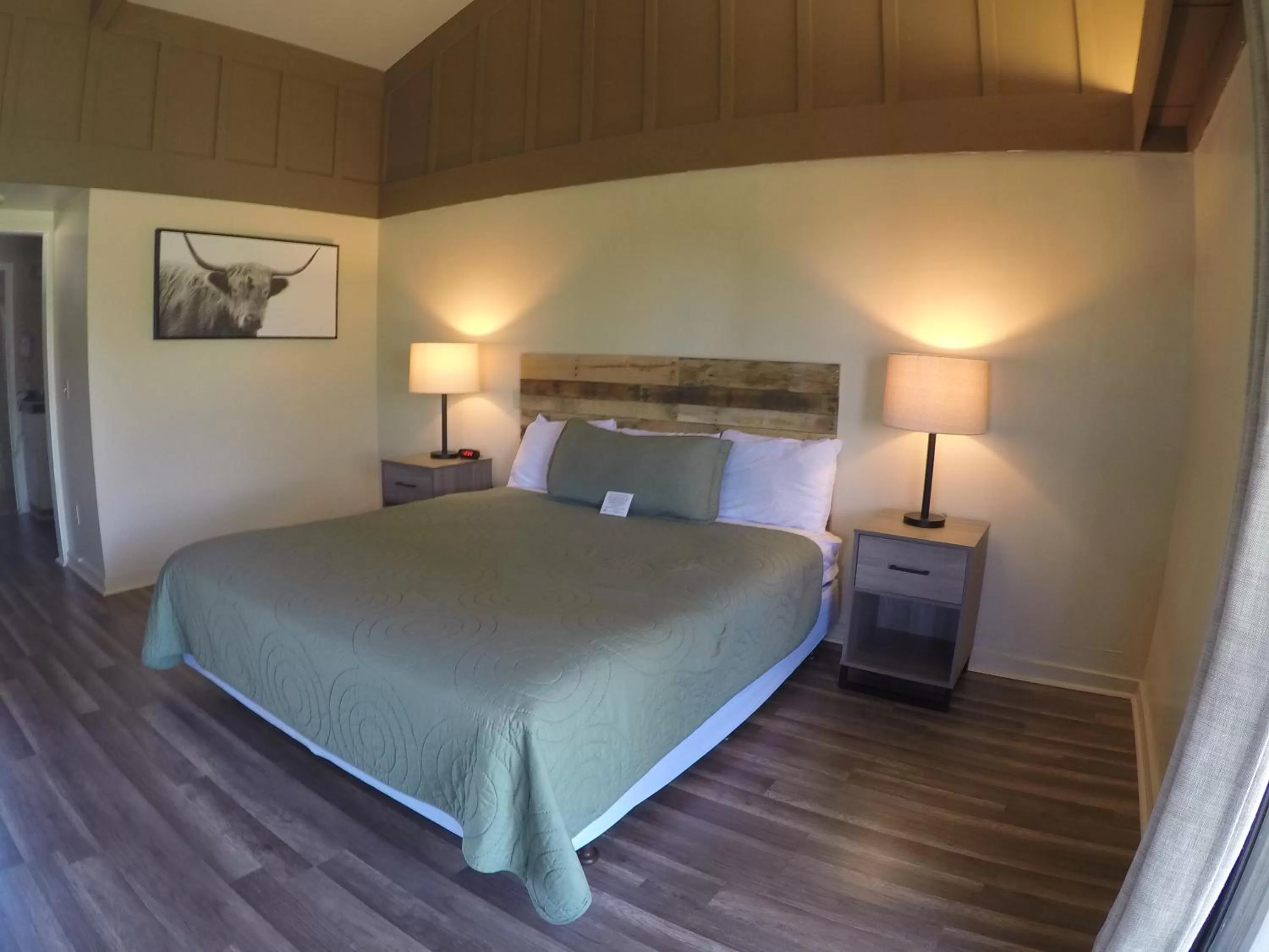 Bed in Ridgemark Golf Club and Resort