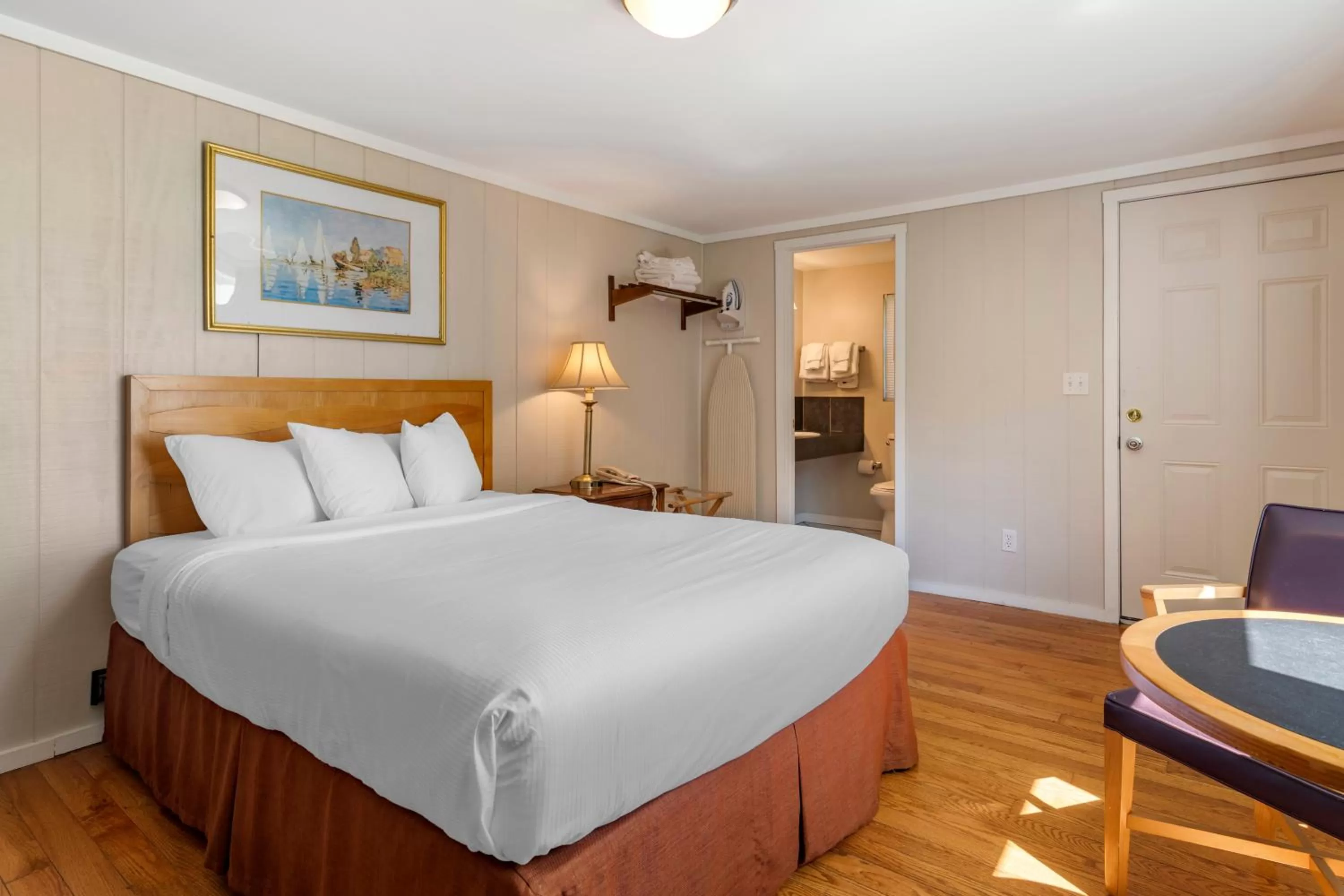 Bed in Anchor Inn and Cottages Wells-Ogunquit