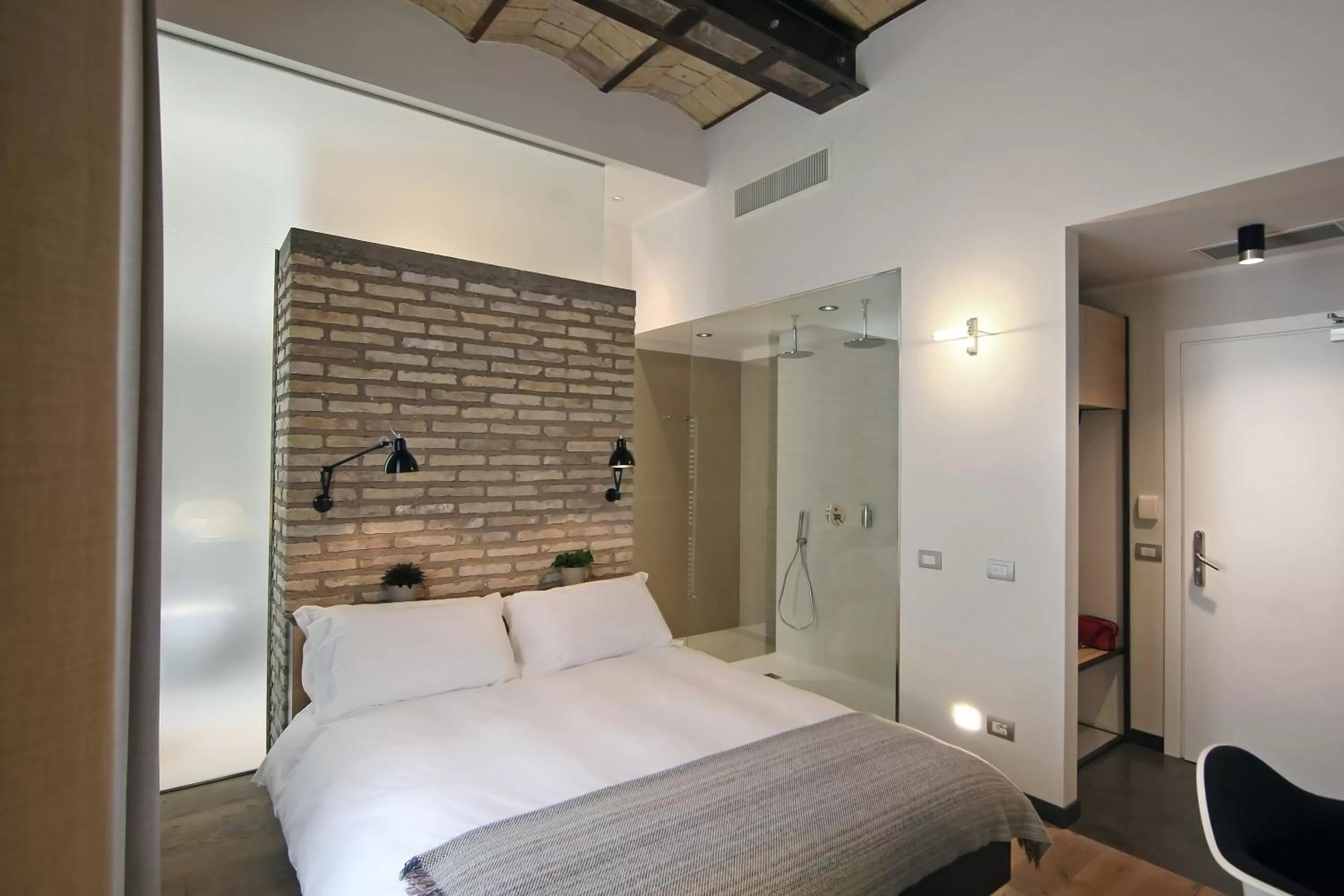 Photo of the whole room, Bed in Vibe Nazionale