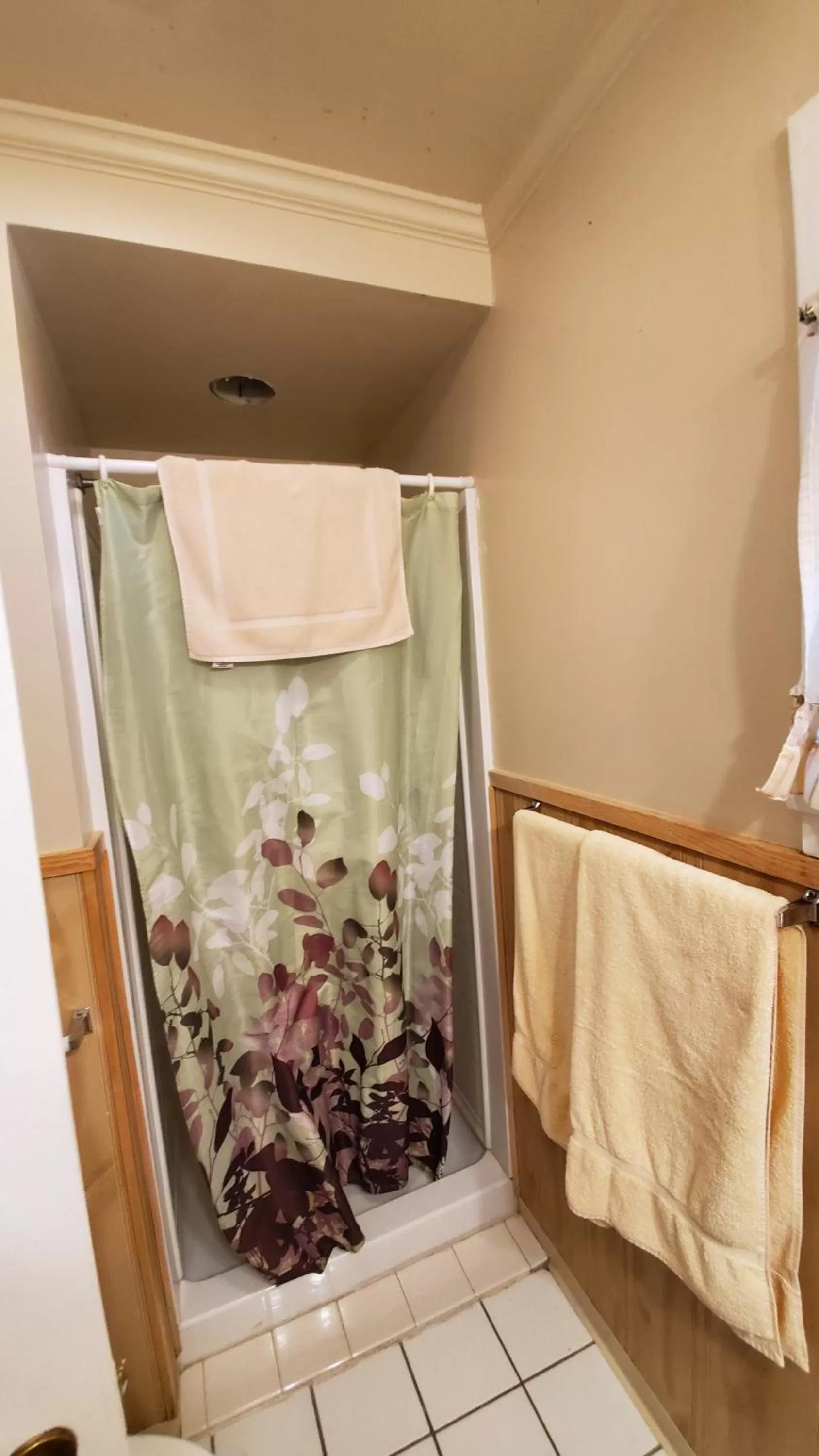 Bathroom in Clear Lake Vista Resort