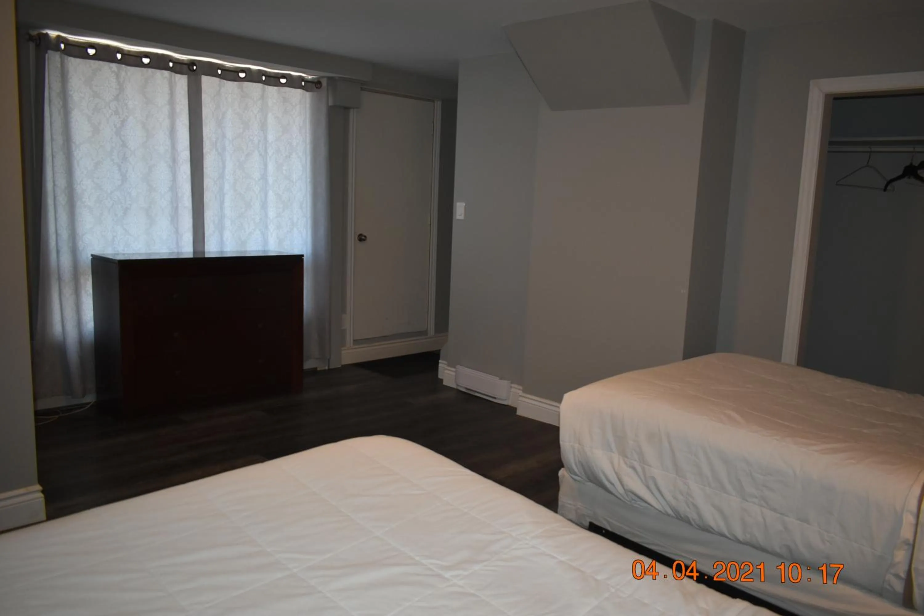 Bed in Time Travellers Motel