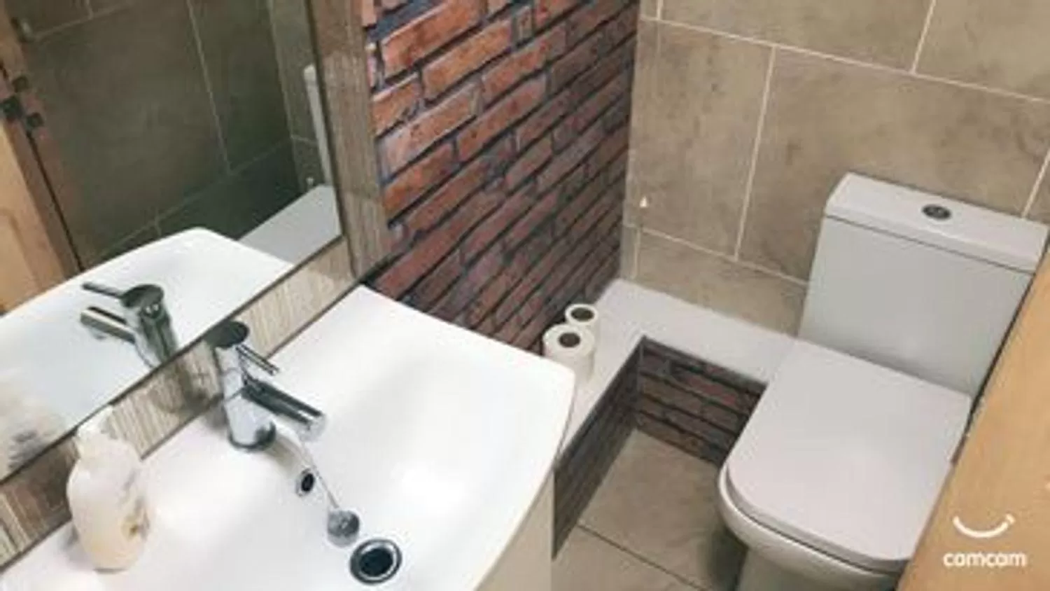 Toilet in St Peters Bed and Breakfast