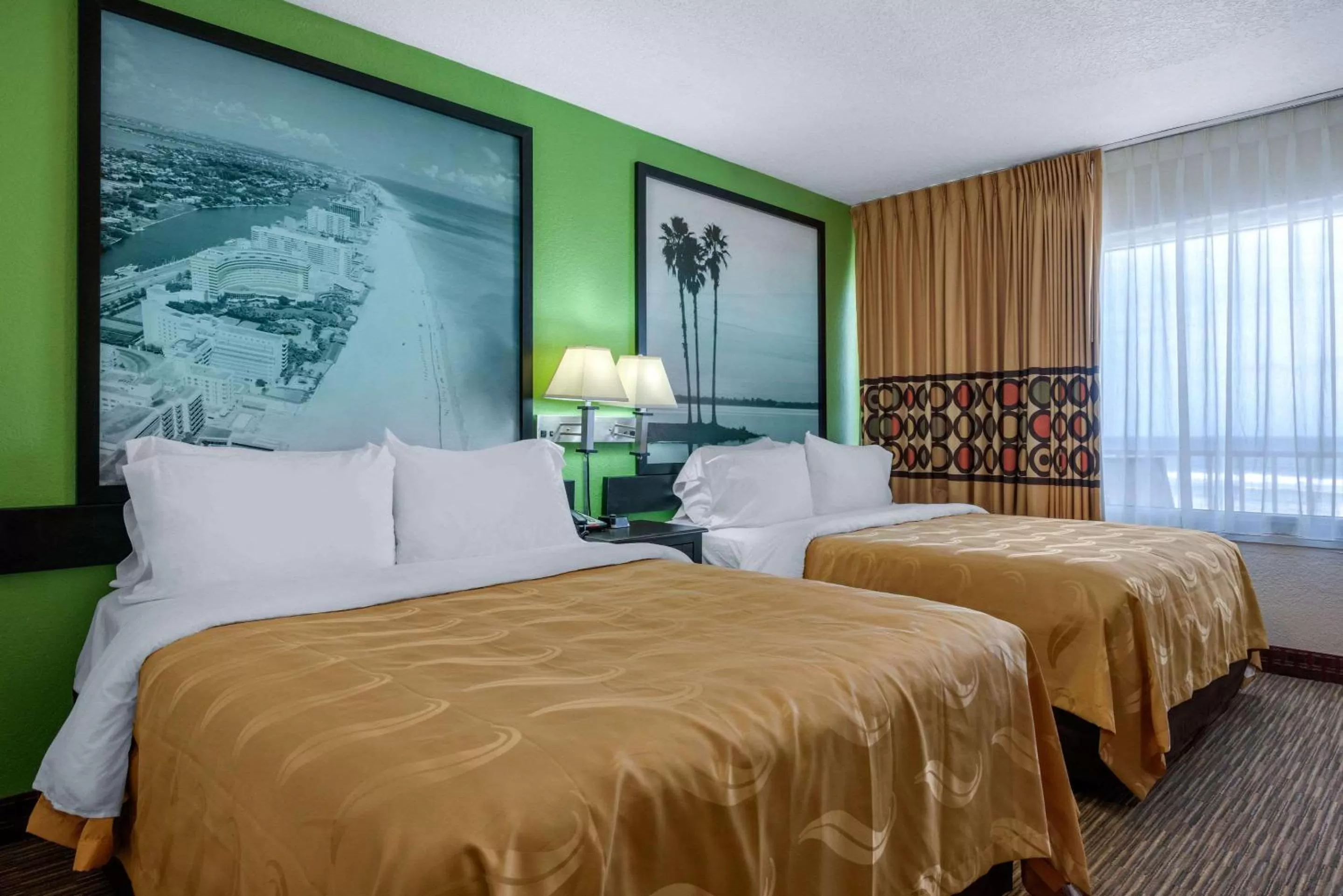 Photo of the whole room, Bed in Quality Inn Daytona Beach Oceanfront