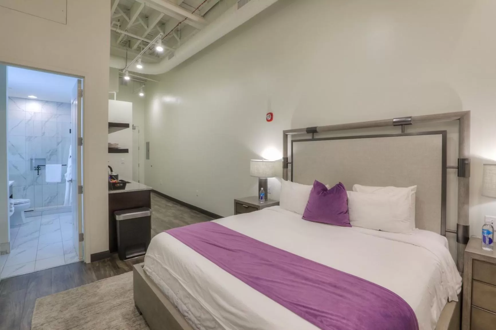 Bed in Studio 154 Hotel