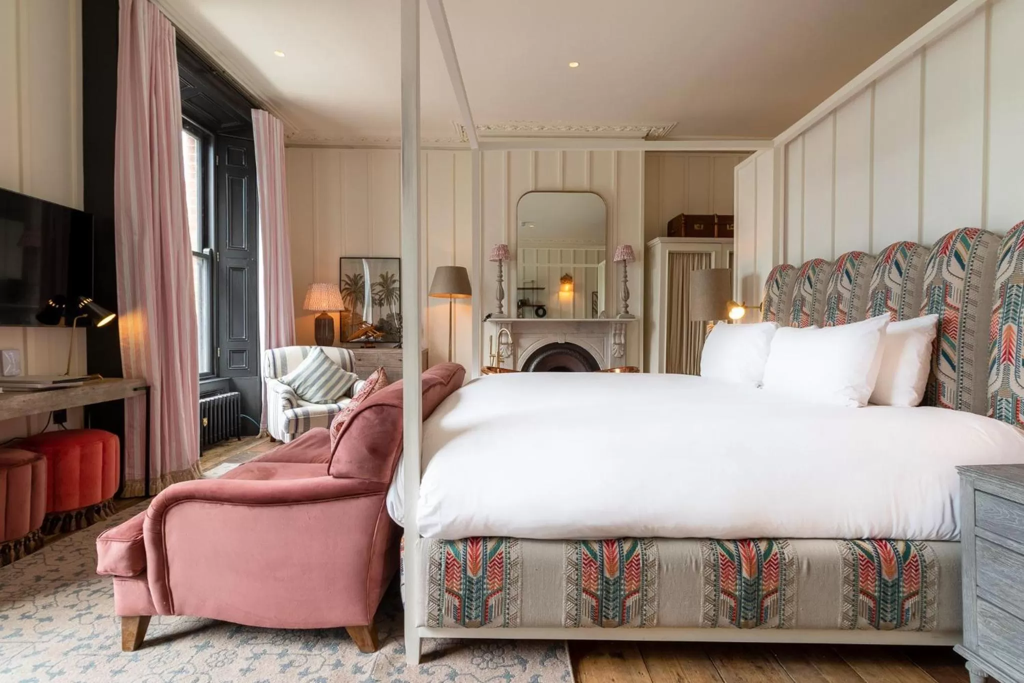 Bedroom, Bed in The Mayson