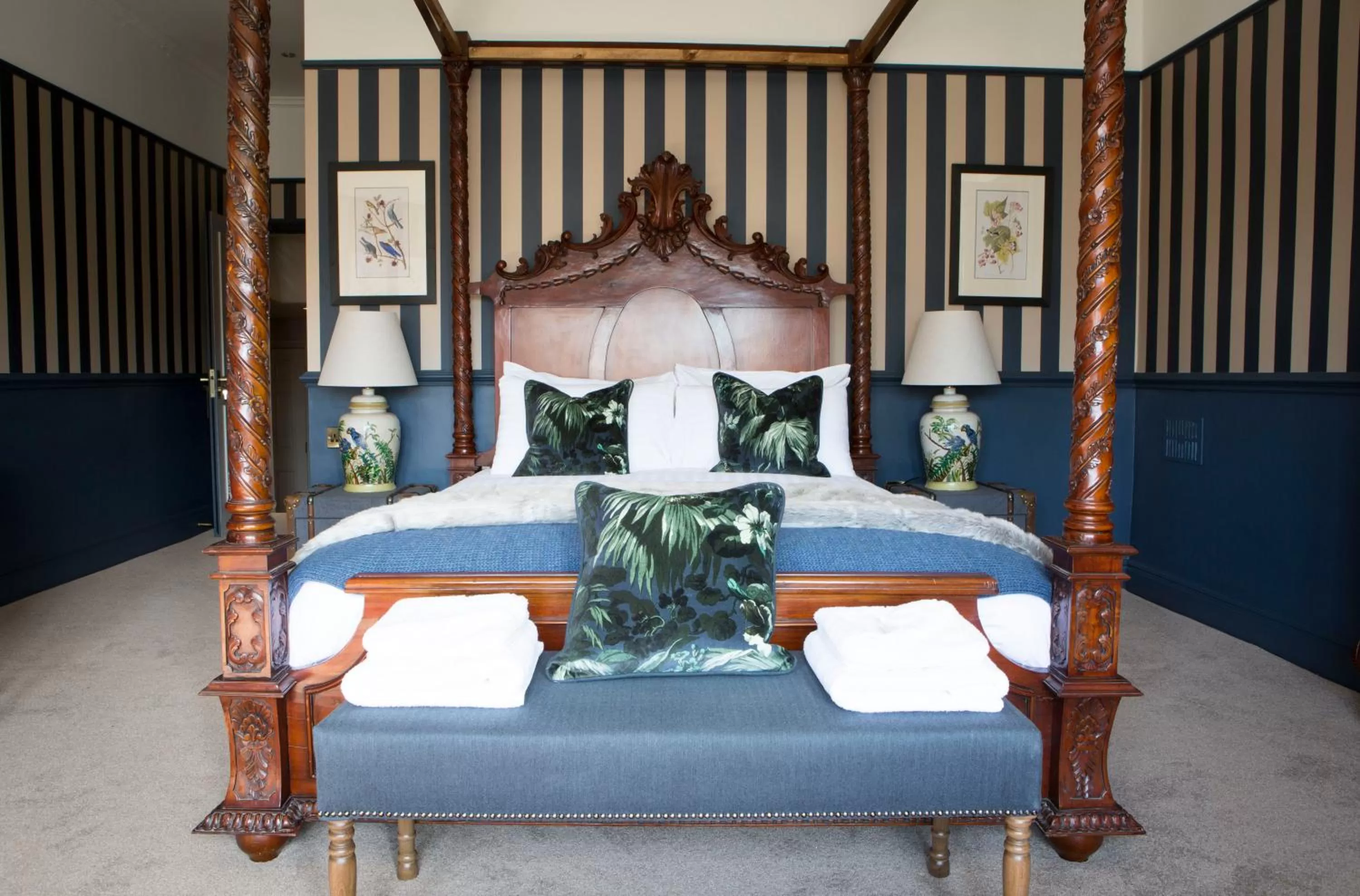 Bed in Wynnstay Arms, Ruabon, Wrexham