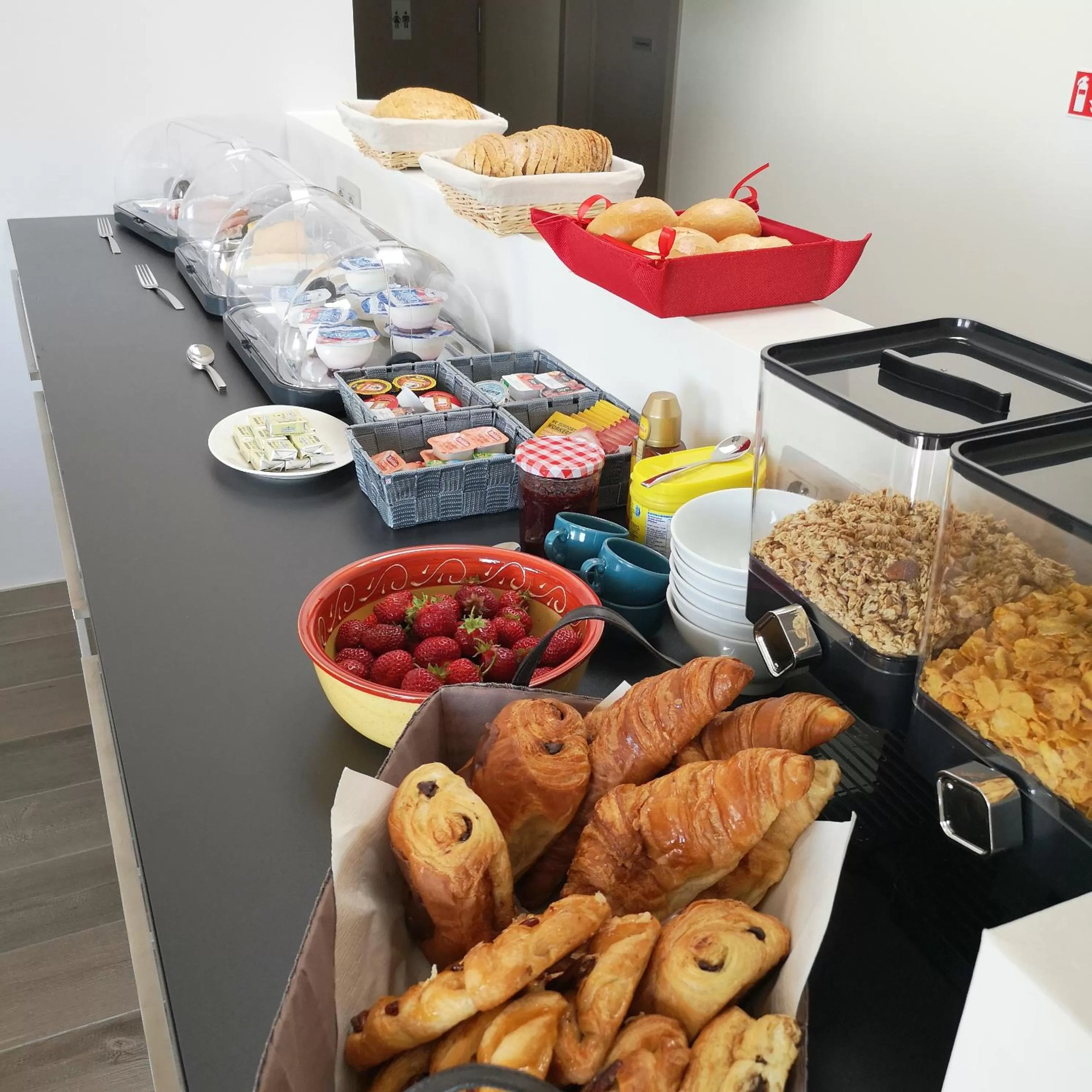 Continental breakfast in B&B Meulecauter