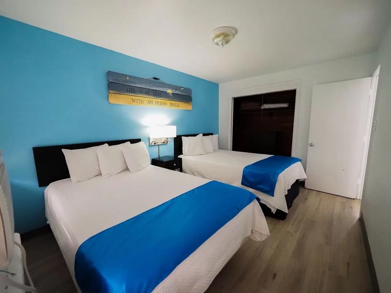 Bedroom in The Sands of Treasure Island