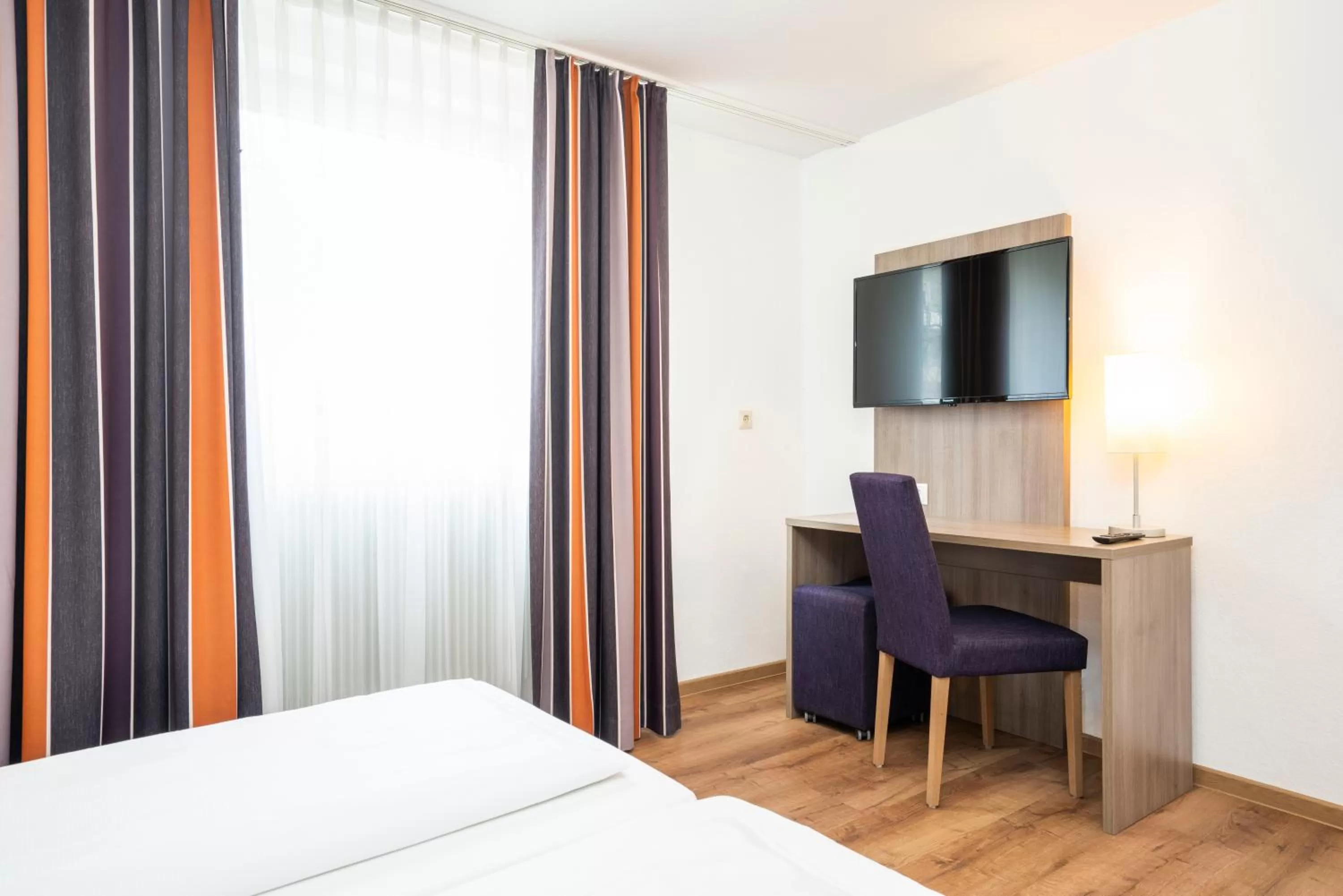 Photo of the whole room, Bed in Bamberg Inn