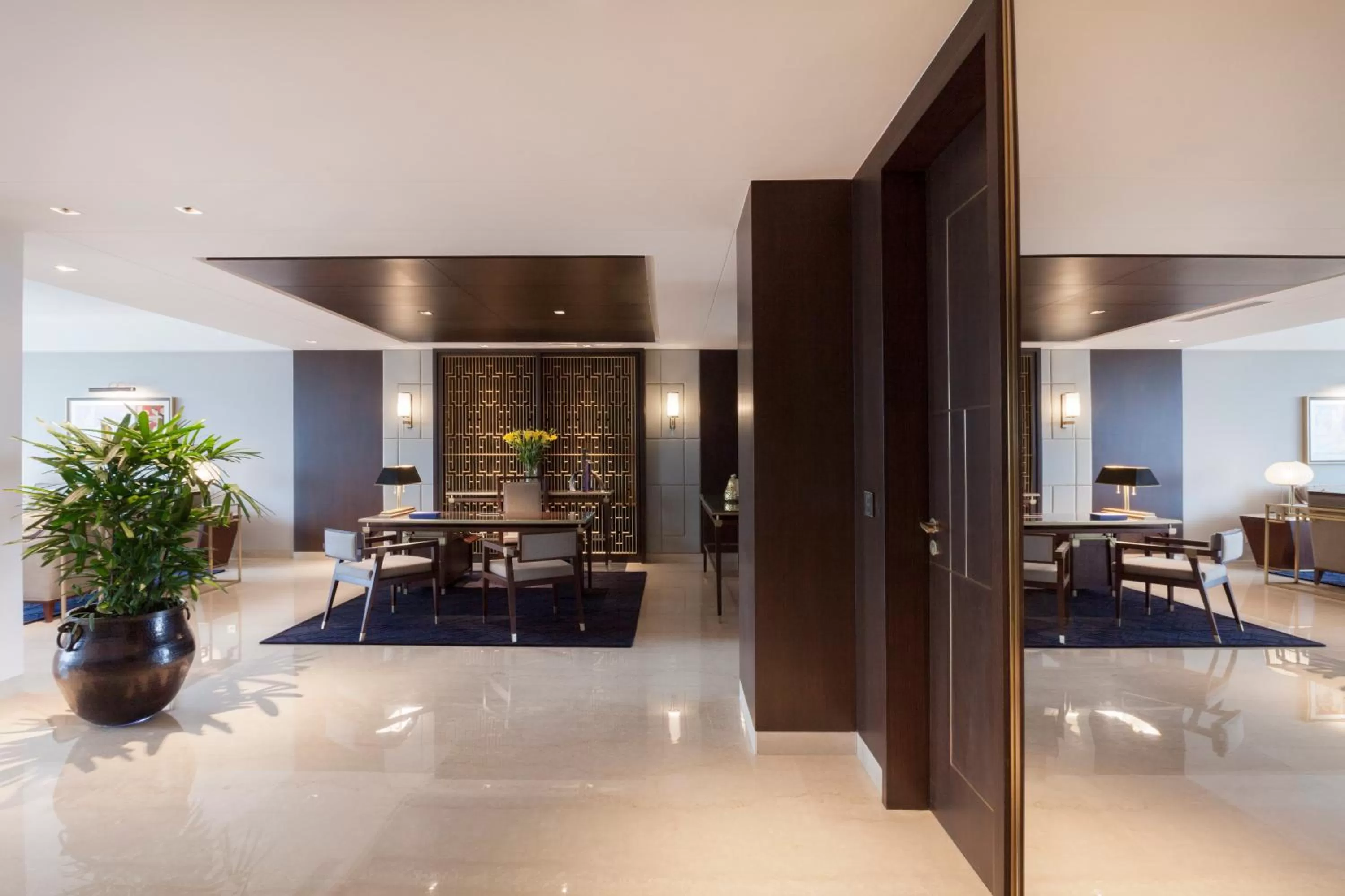 Living room in The Oberoi New Delhi