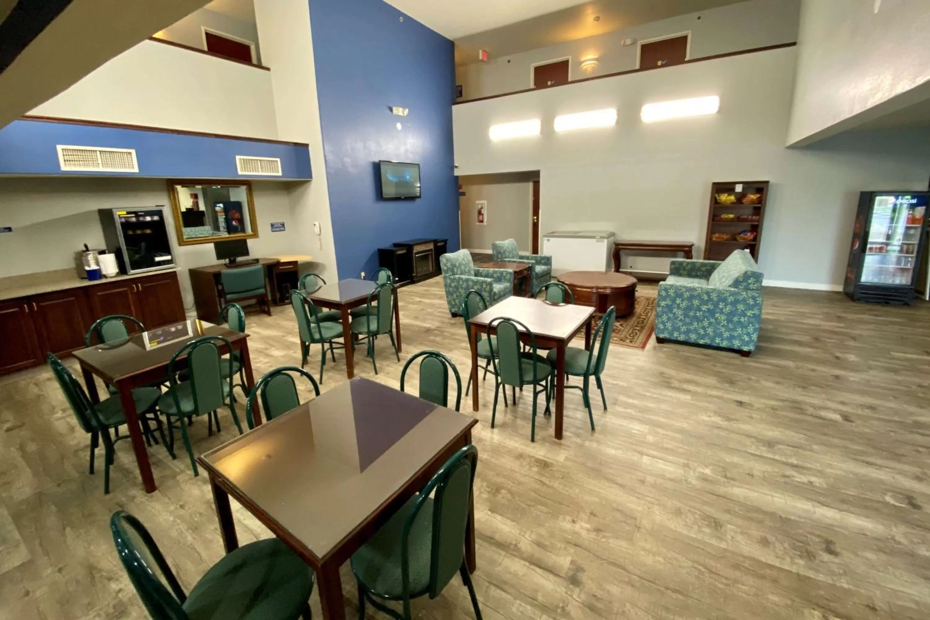 Restaurant/places to eat in Baymont by Wyndham Swanton