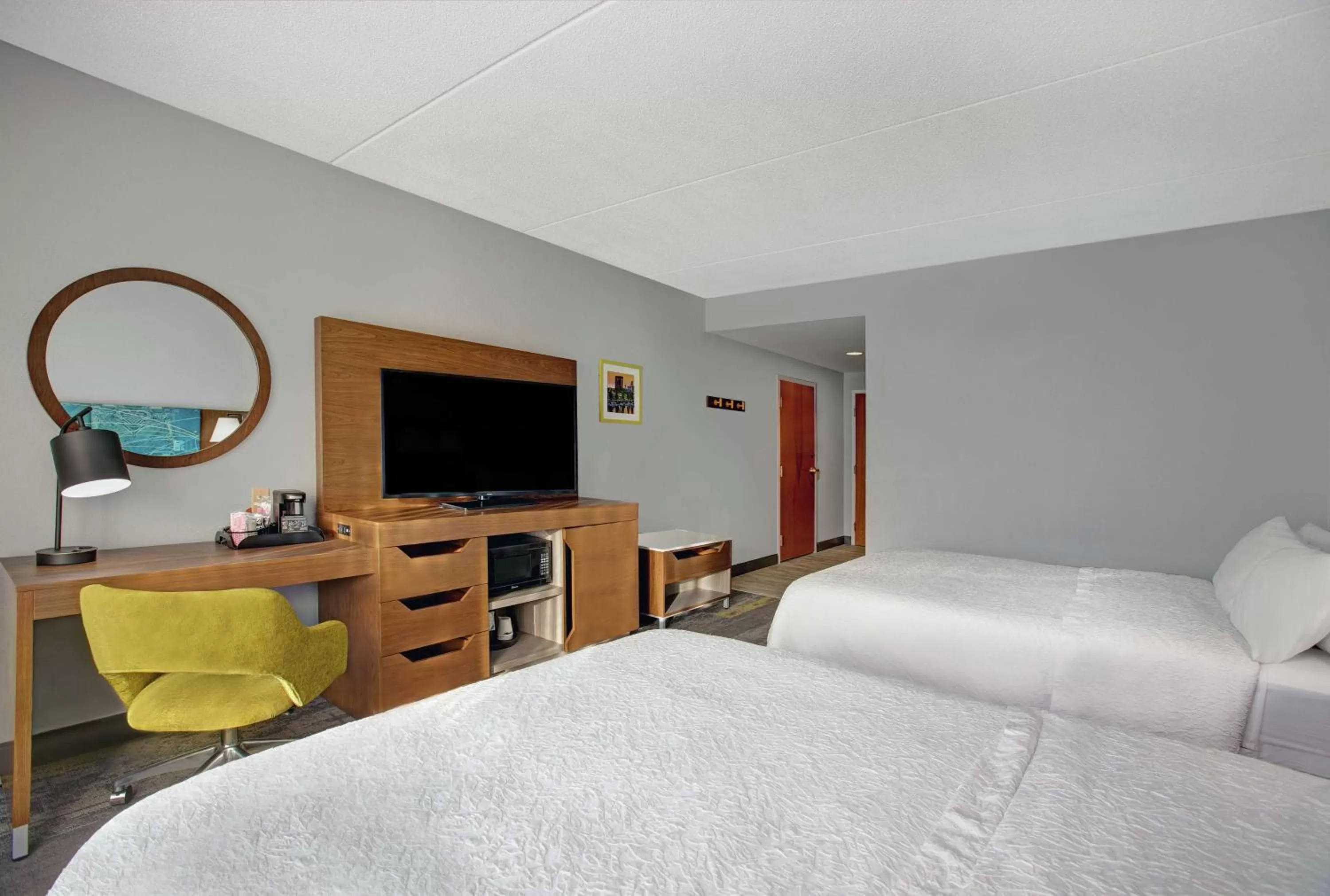 Bedroom, Bed in Hampton Inn & Suites Augusta West