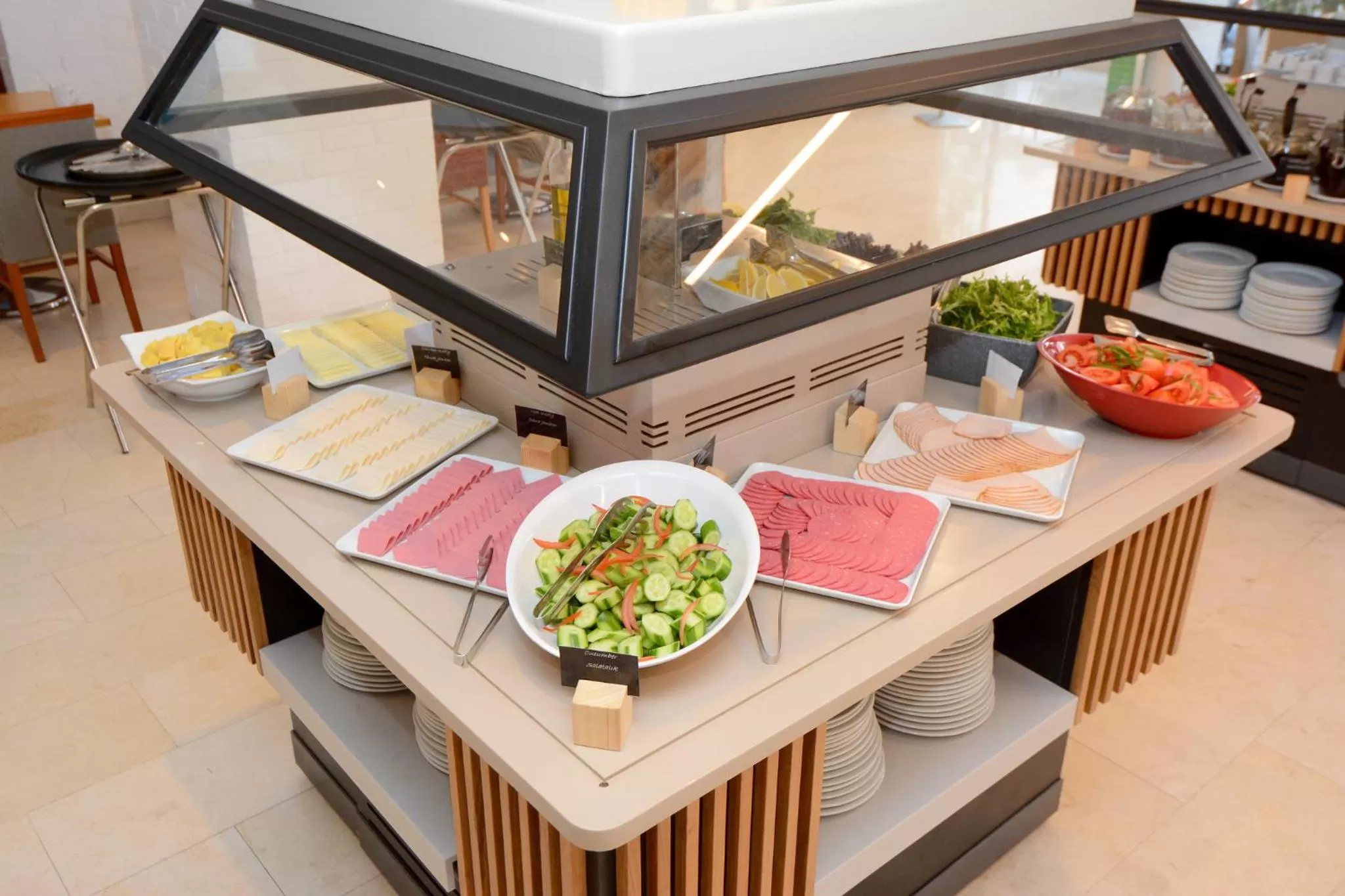 Restaurant/places to eat in Holiday Inn Istanbul City by IHG