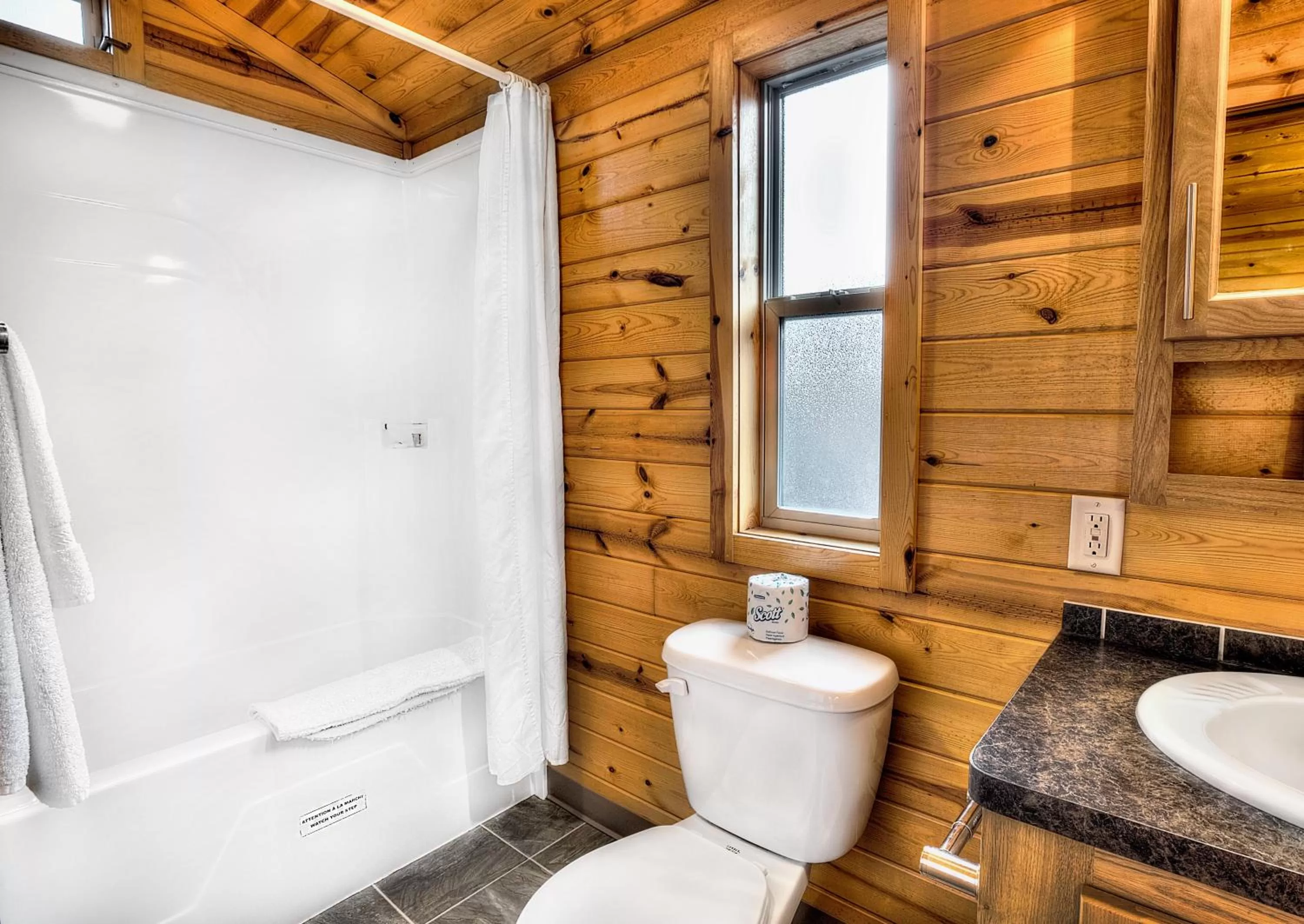 Bathroom in Motel et Camping Etchemin