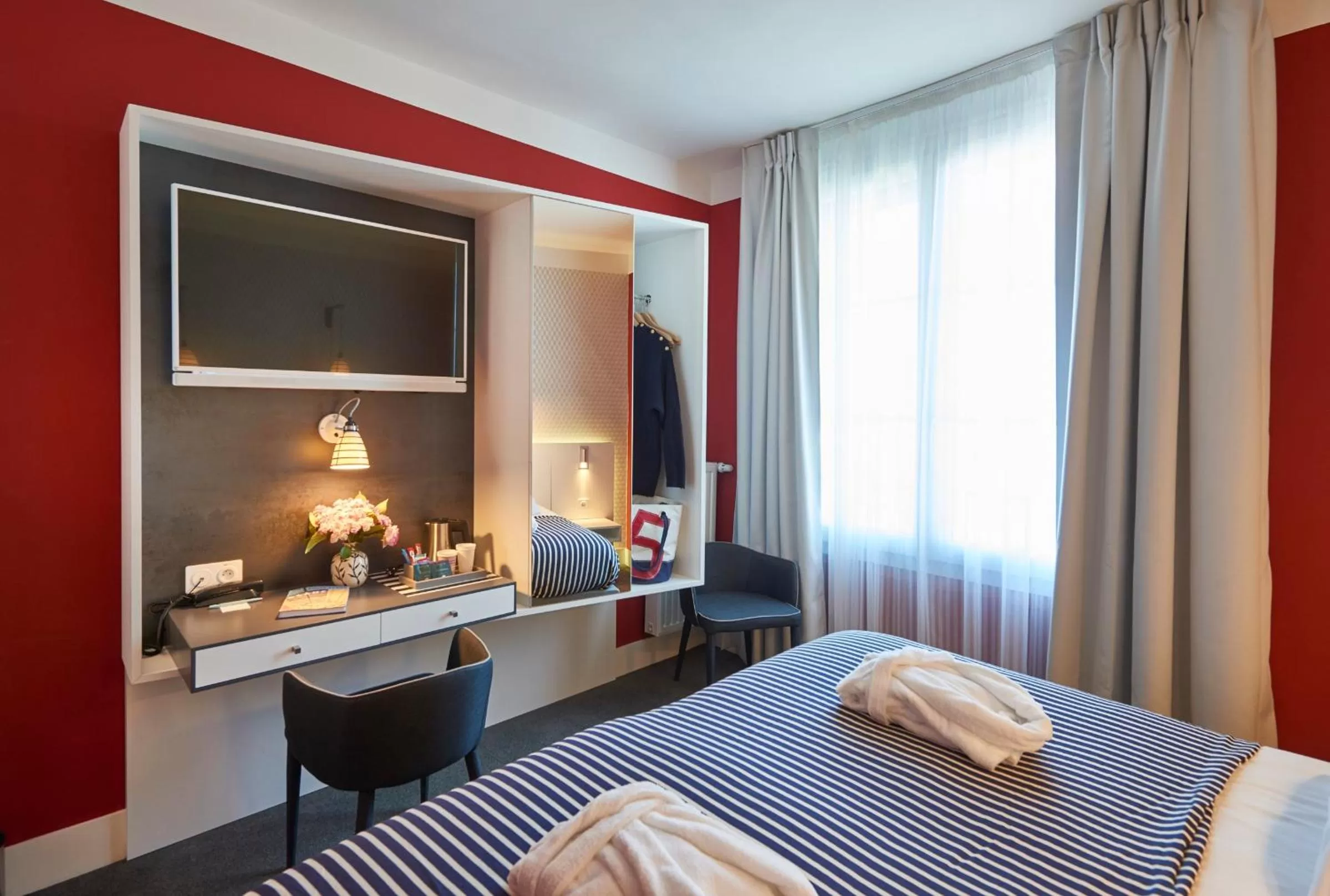 Coffee/tea facilities, Bed in Hotel Mercure Brest Centre Les Voyageurs