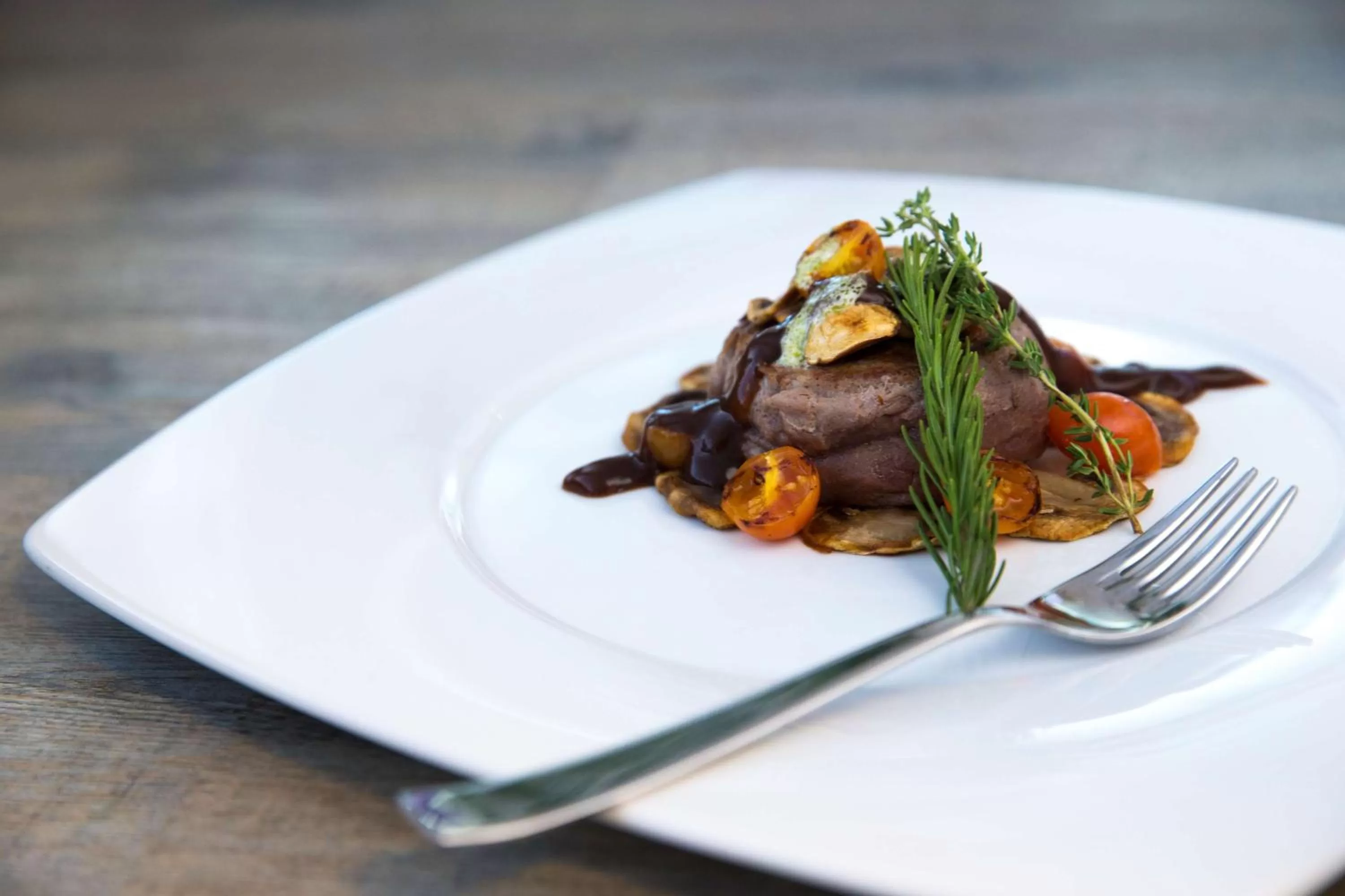 Restaurant/places to eat in Radisson Blu Plaza Jeddah