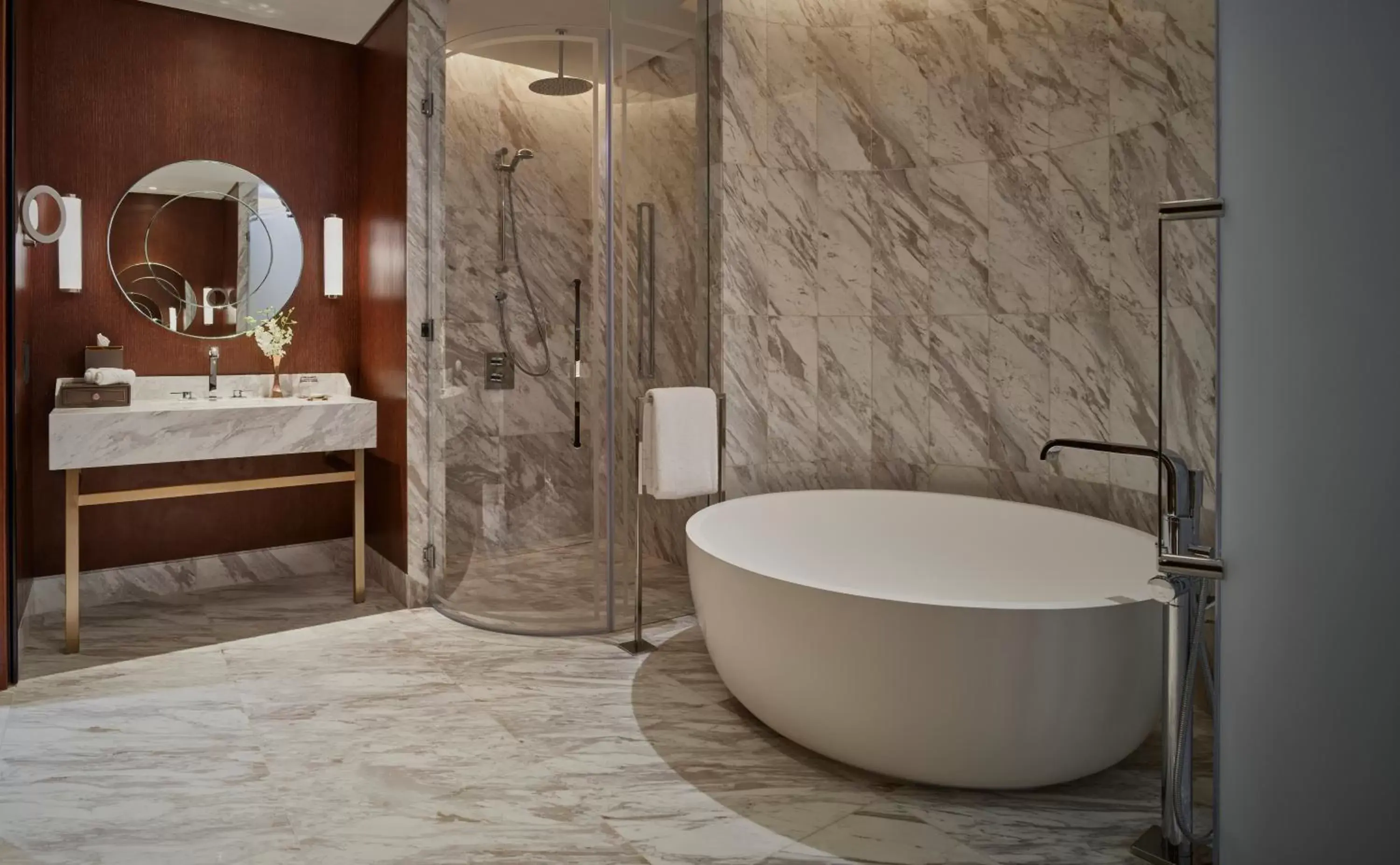 Grand King Corner Suite with Skyline View in Waldorf Astoria Dubai International Financial Centre Grand King Corner Suite with Skyline View in Waldorf Astoria Dubai International Financial Centre