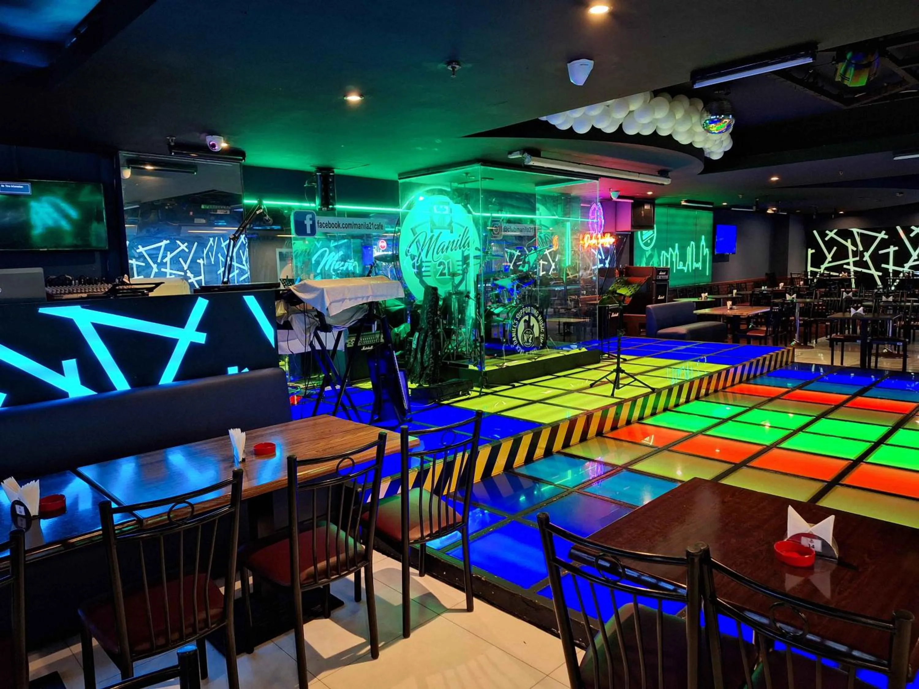 Evening entertainment in Avenue Hotel Dubai