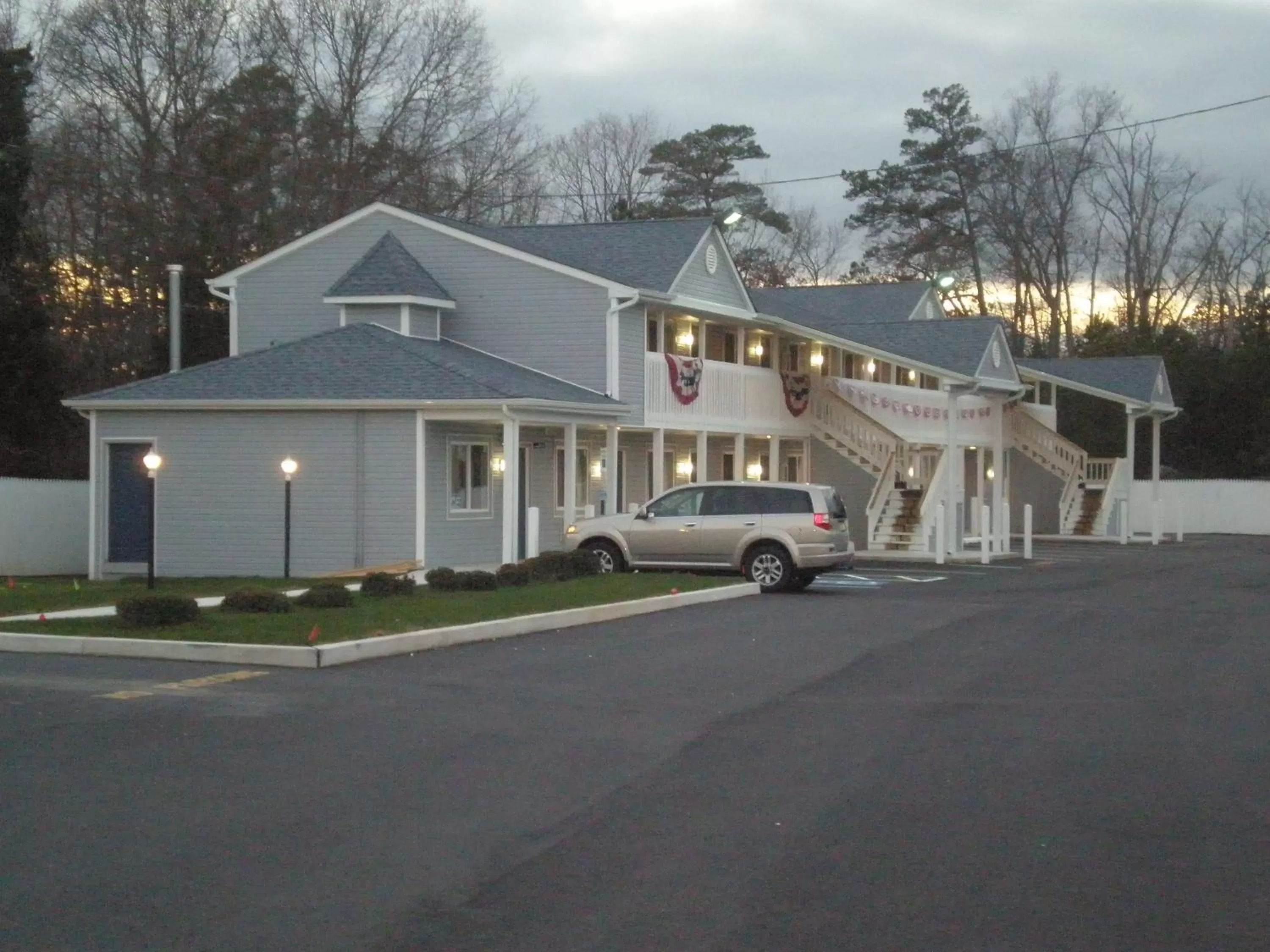 Facade/entrance in Village Inn & Suites - Smithville