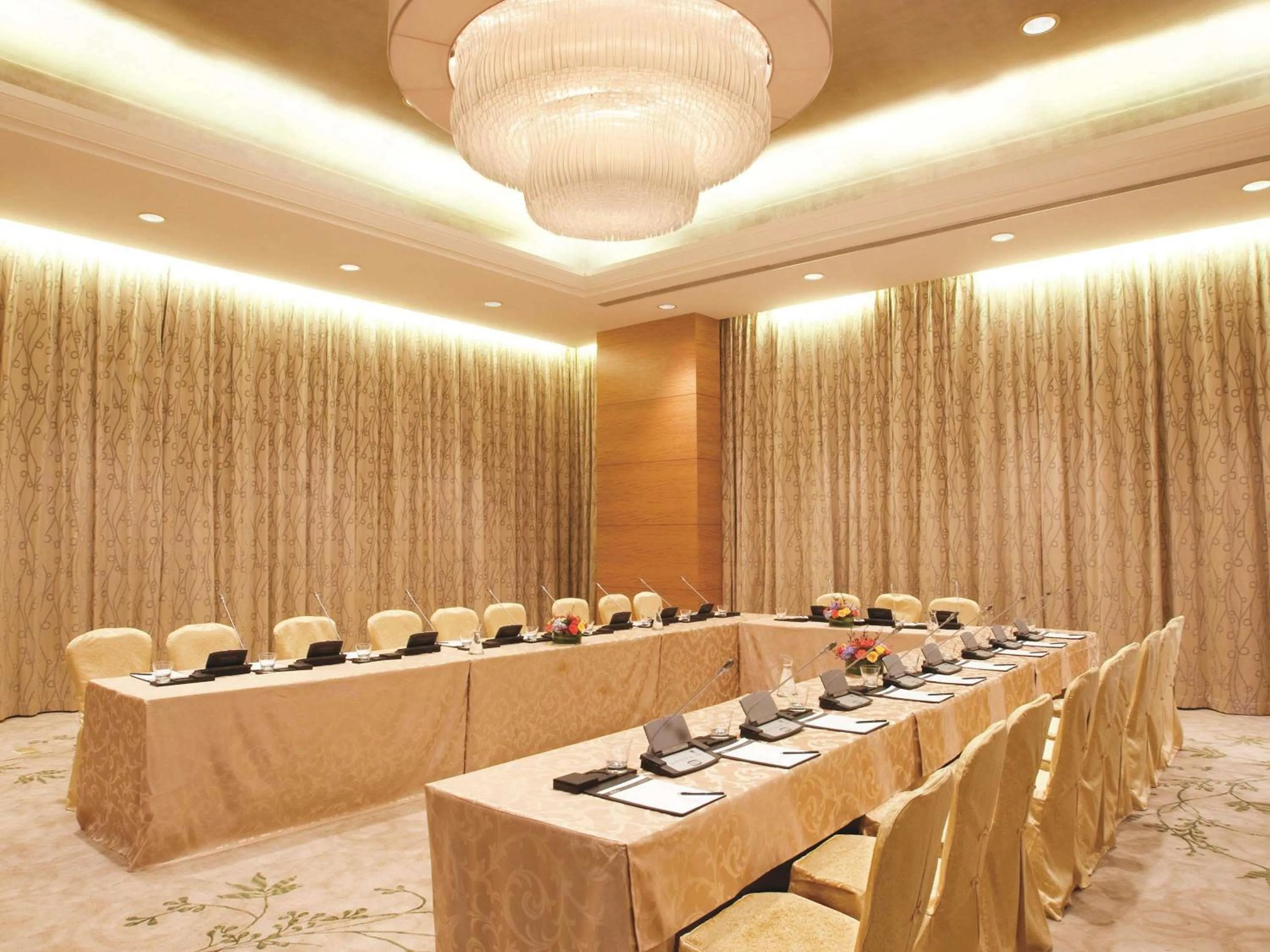 On site in Fairmont Yangcheng Lake