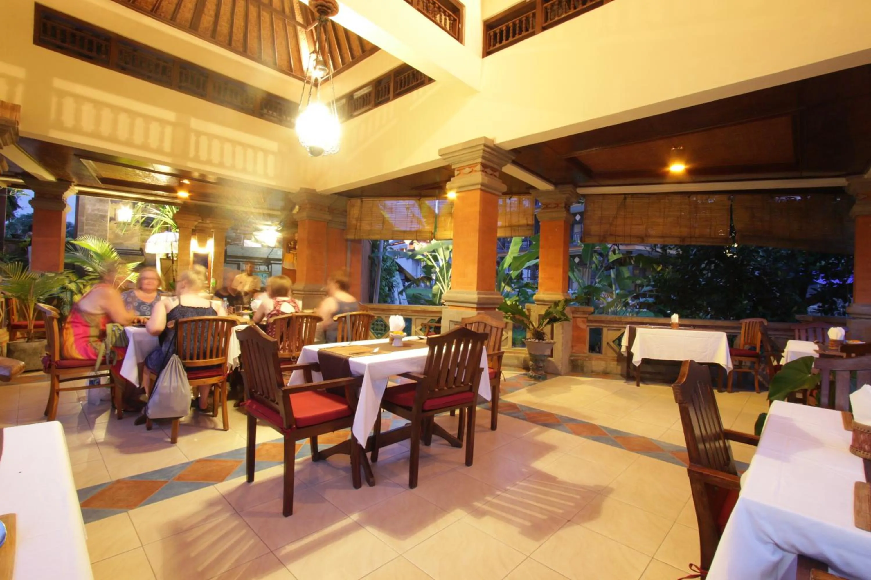 Restaurant/places to eat in Nick's Hidden Cottages by Mahaputra