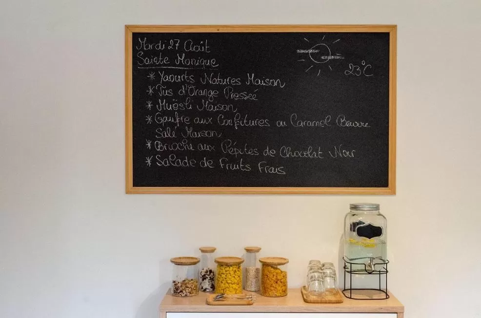 Breakfast in Amodo Lodge - Maison d'hôtes