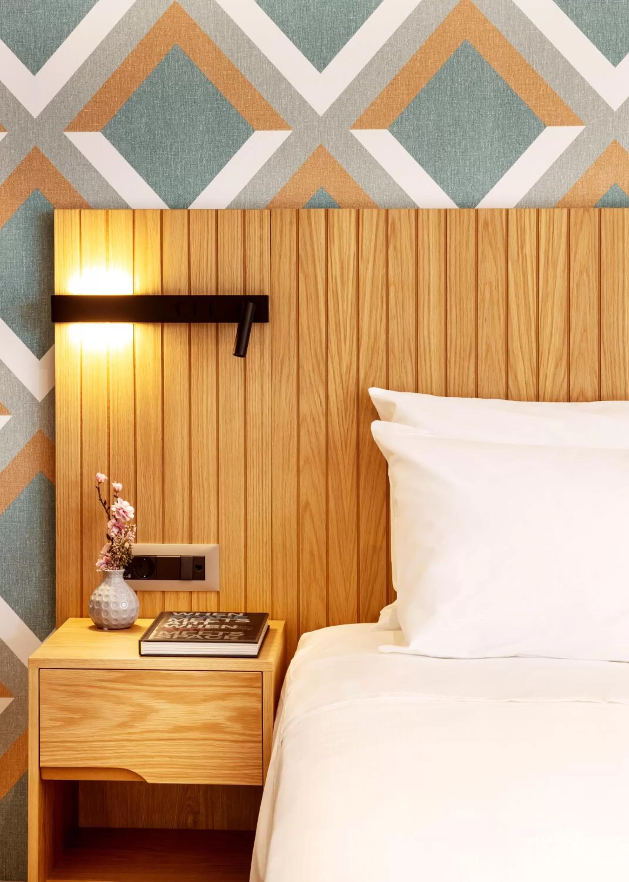 Bed in DAYS City Suites Athens