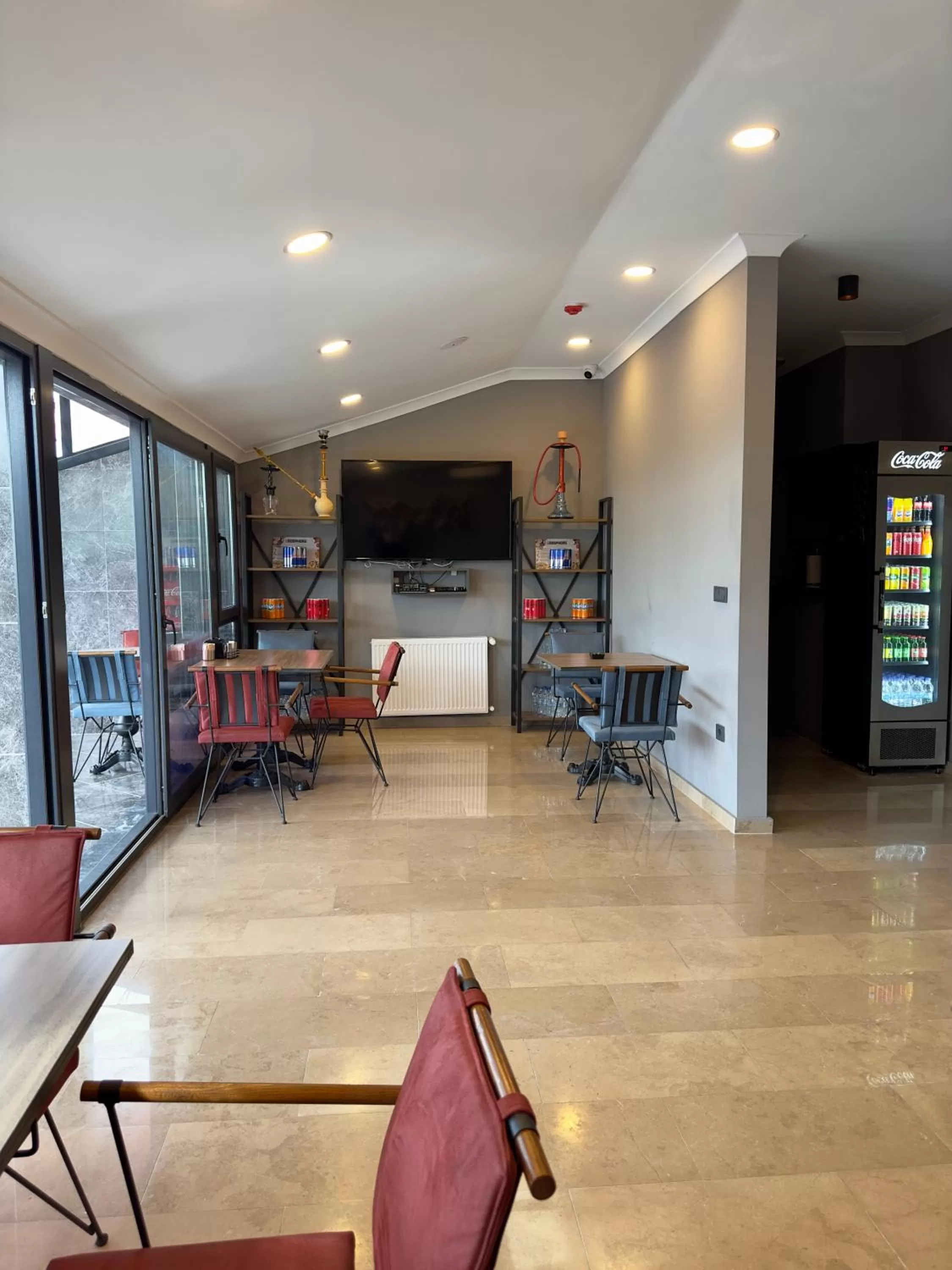 Restaurant/places to eat in White House Apart