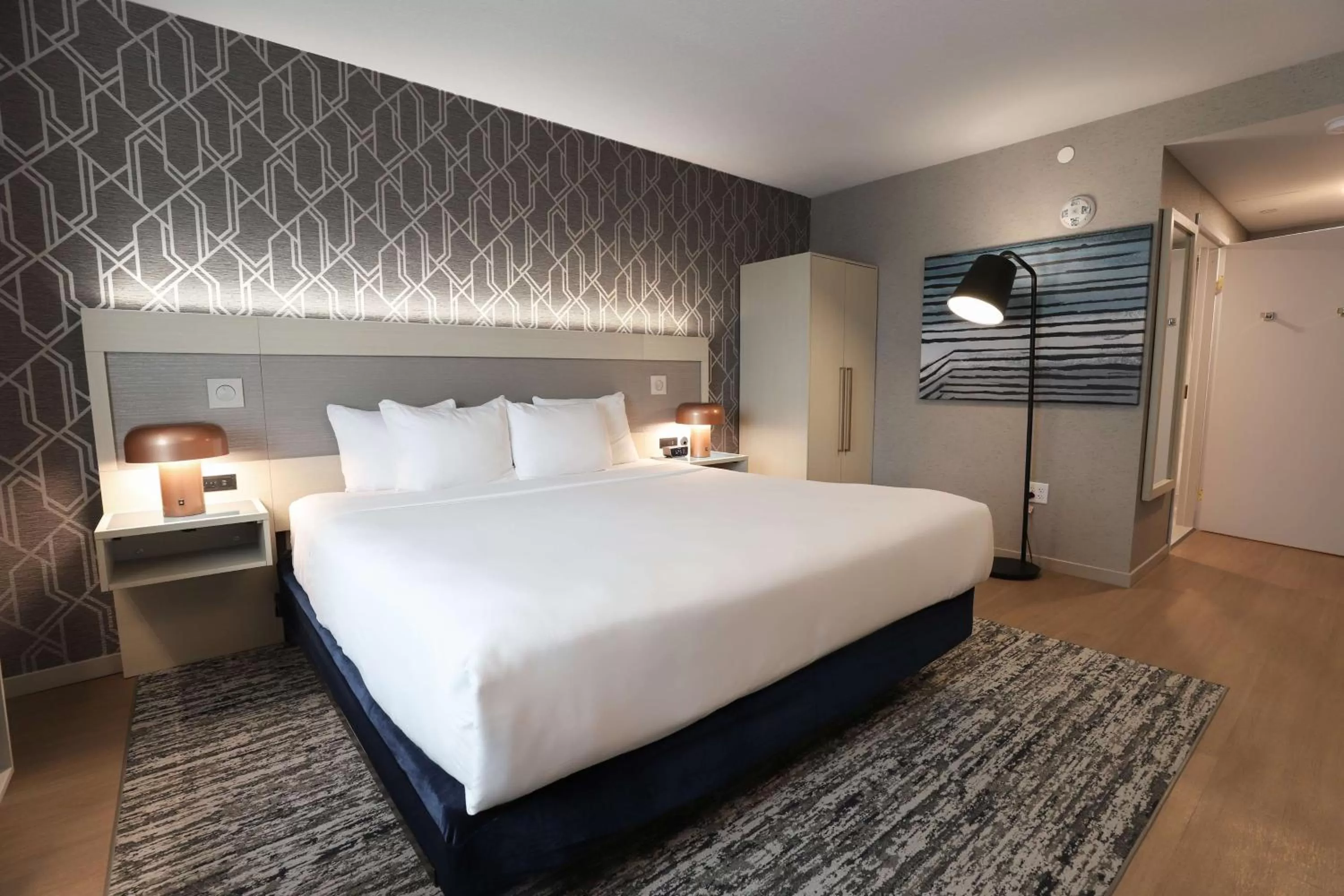 Concierge Level - King Bed in Radisson Plaza Hotel at Kalamazoo Center