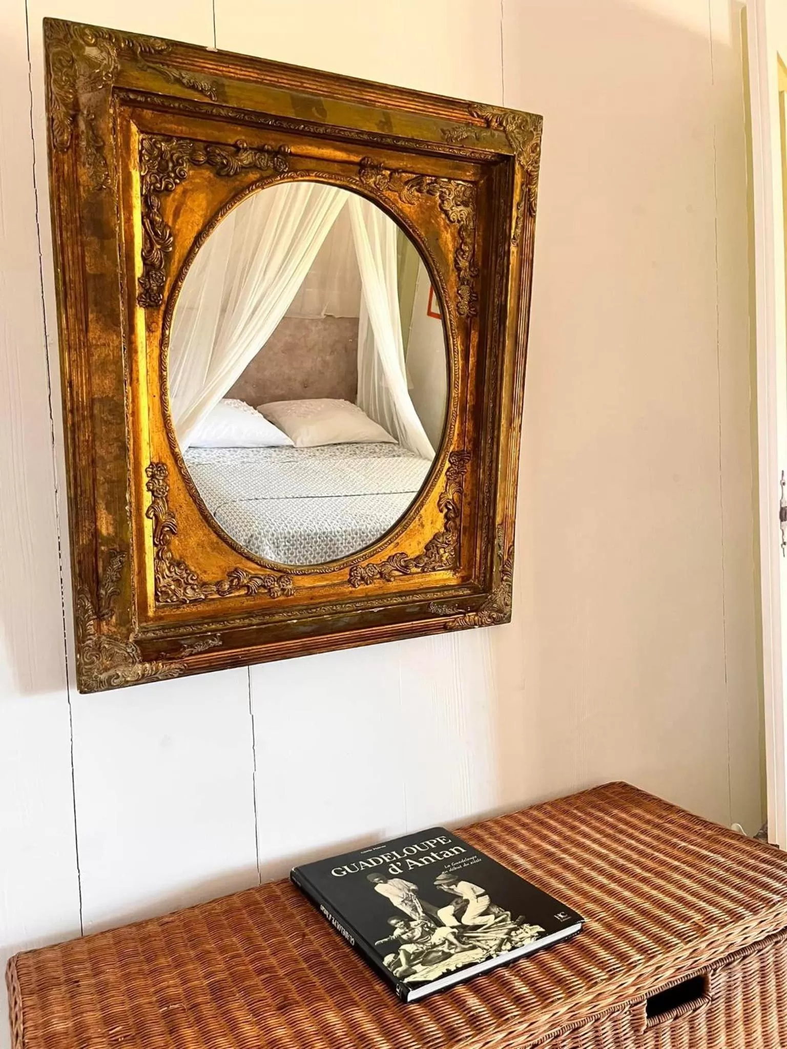 Bed in Habitation La Reine du Camp Chambres d'Hôtes