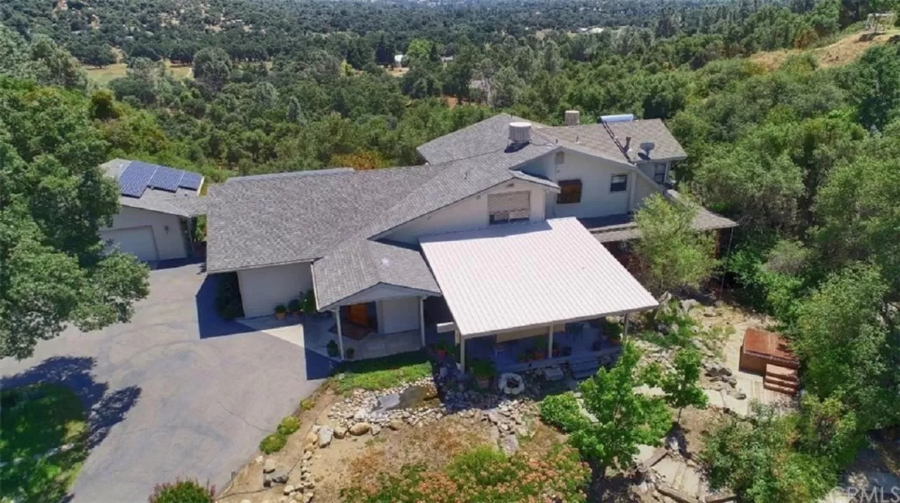 Property building in Narrow Gauge Inn