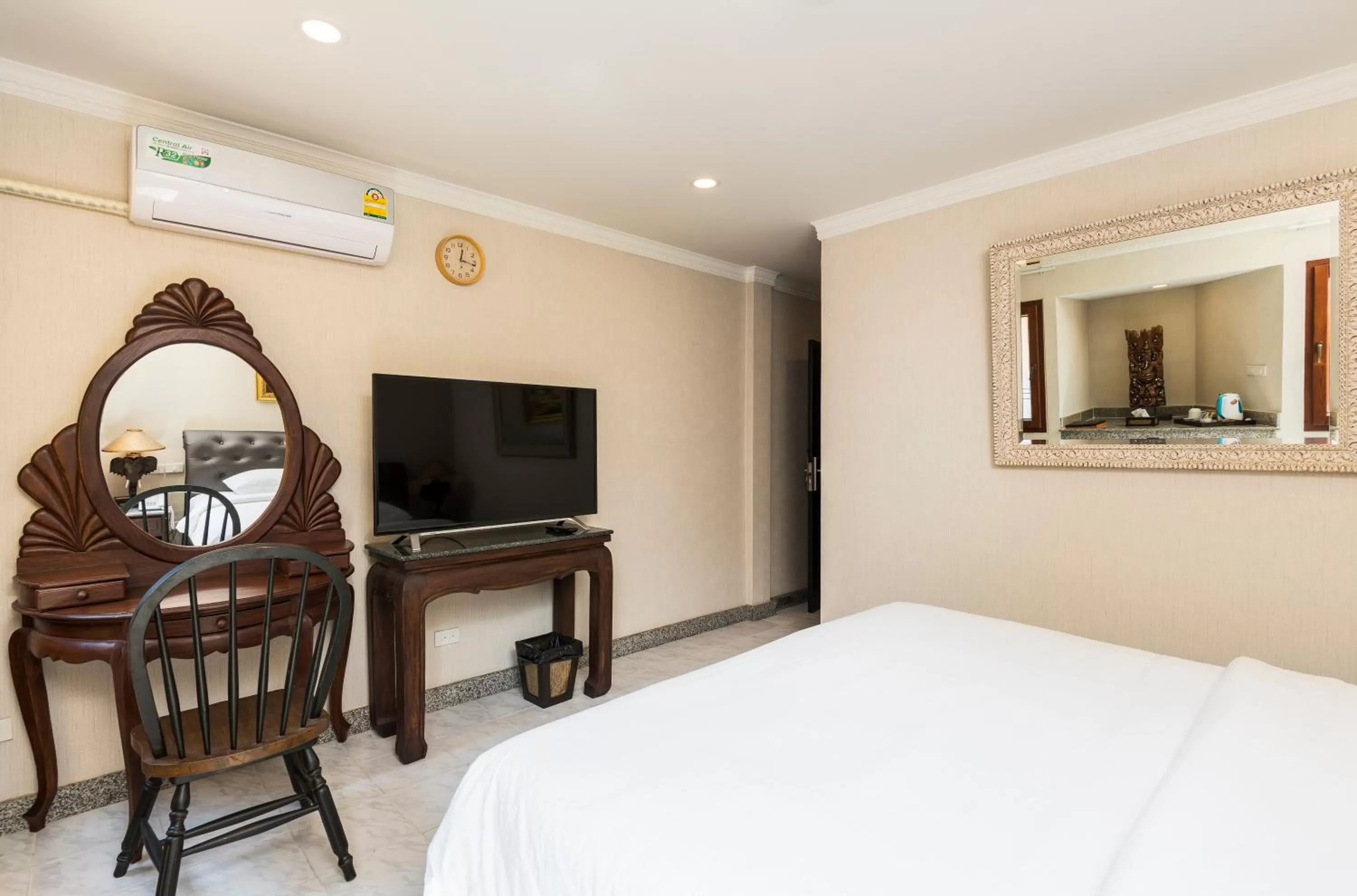 Photo of the whole room, Bed in The Ambiance Hotel