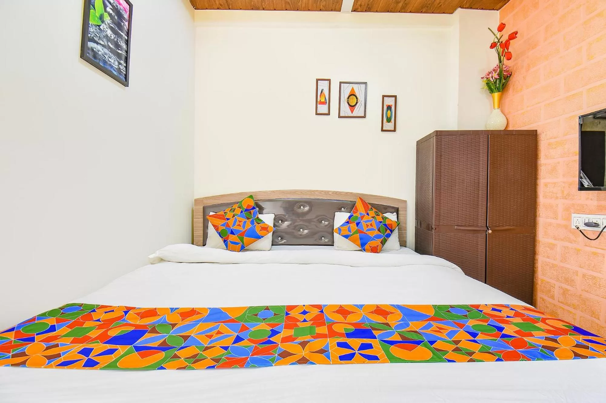 TV and multimedia, Bed in FabExpress Vardhan Executive