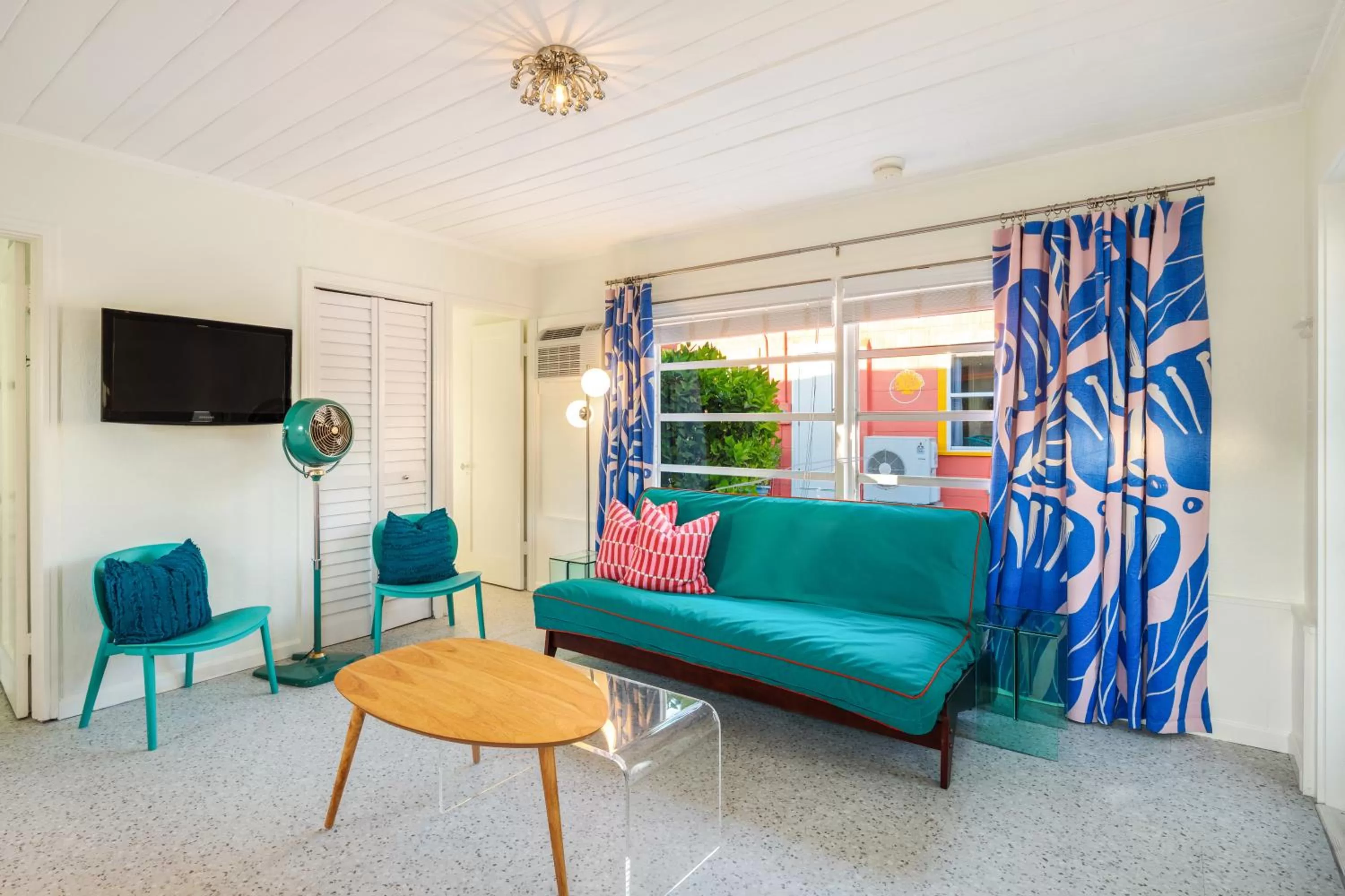 Living room in Sunset Inn and Cottages