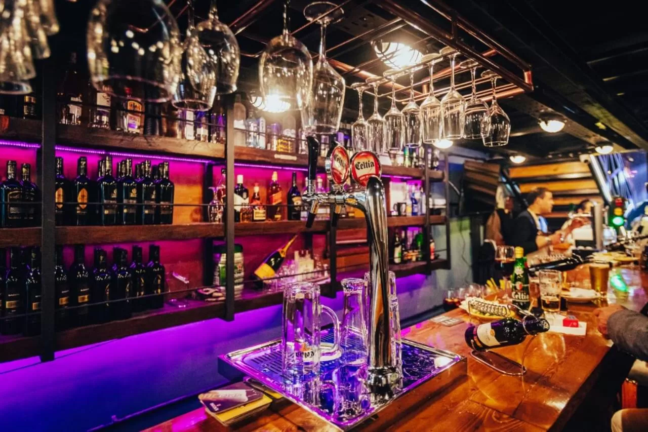 Nightclub / DJ in HOTEL LAFAYETTE