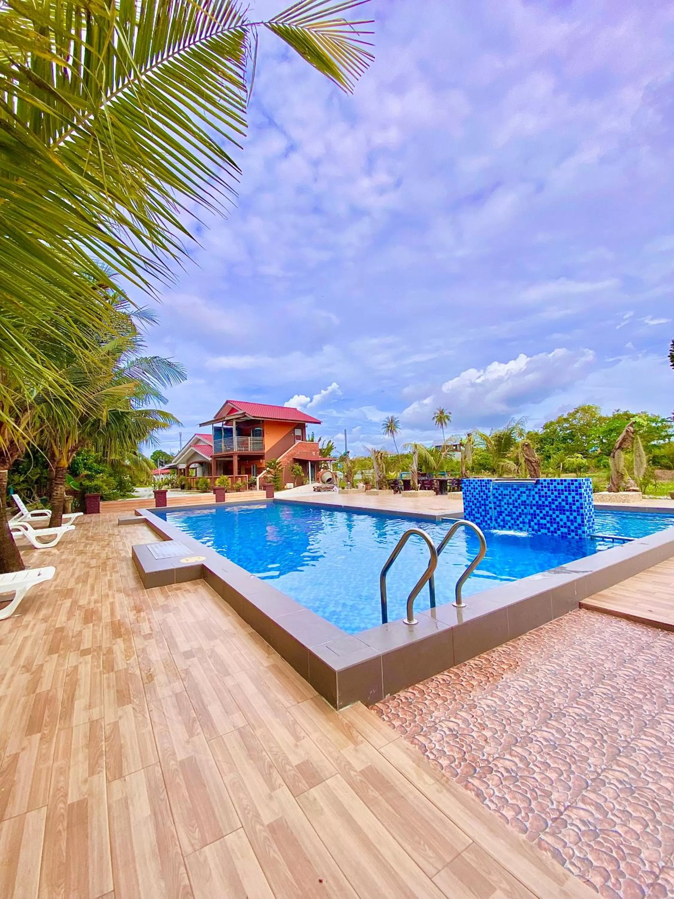 Swimming pool in Cenang Room Rahsia Motel