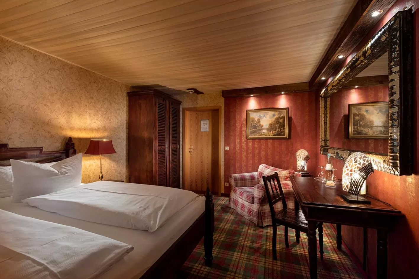 Photo of the whole room, Bed in Wellnesshotel Seeschlößchen - Privat- Spa & Naturresort